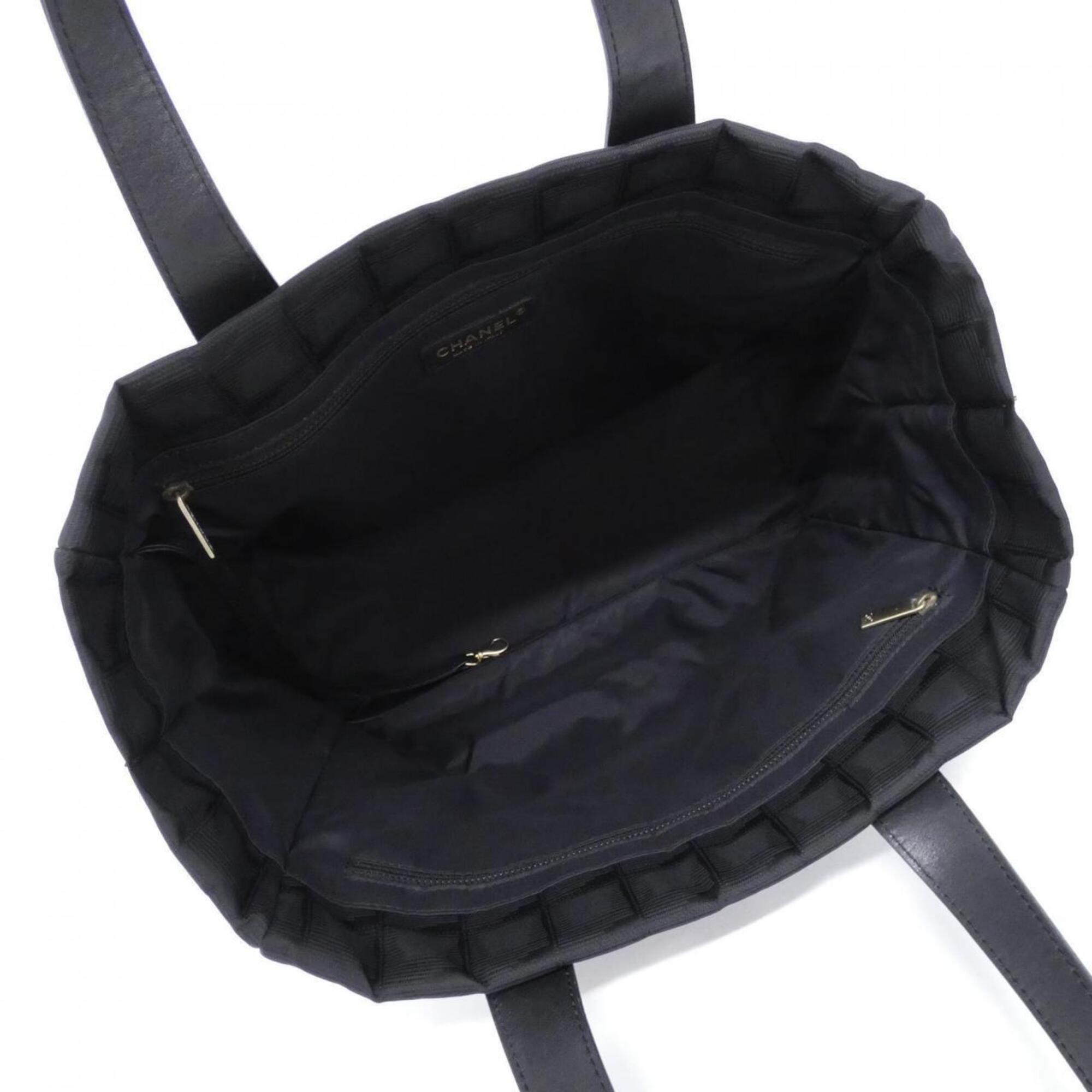 Chanel Black Nylon Handbag (Pre-Owned)