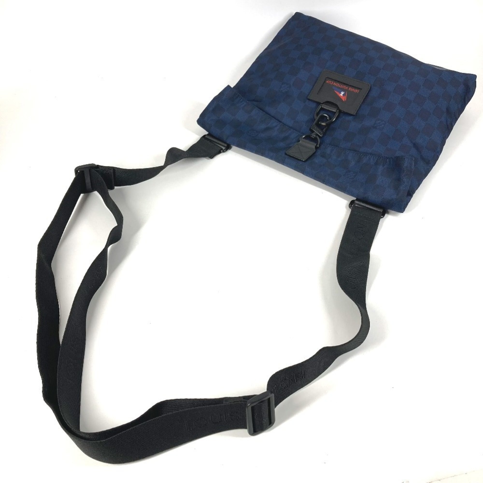 Louis Vuitton Blue Nylon Shoulder Bag (Pre-Owned)