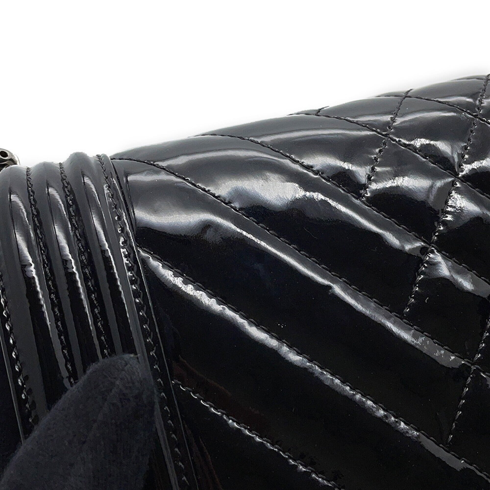 Chanel Black Patent Leather Shoulder Bag (Pre-Owned)