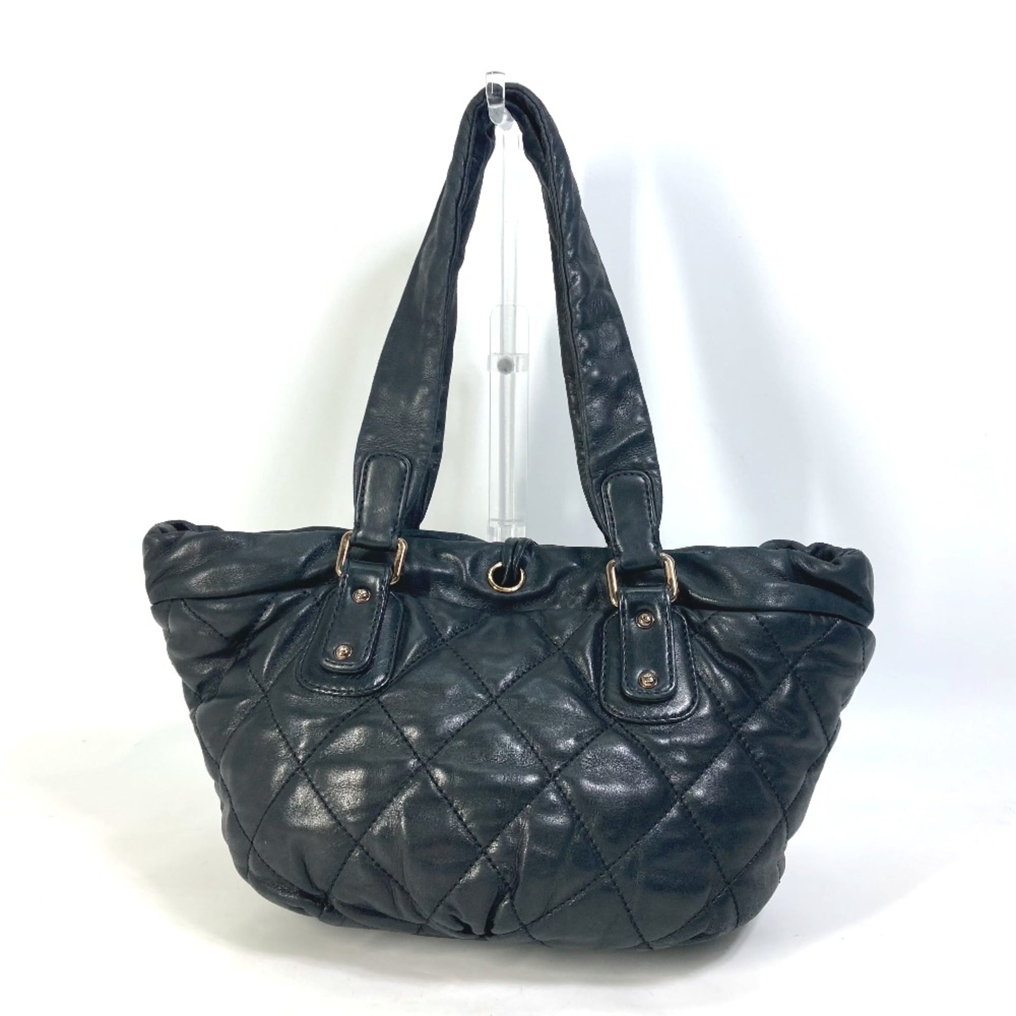 Chanel Black Leather Shoulder Bag (Pre-Owned)