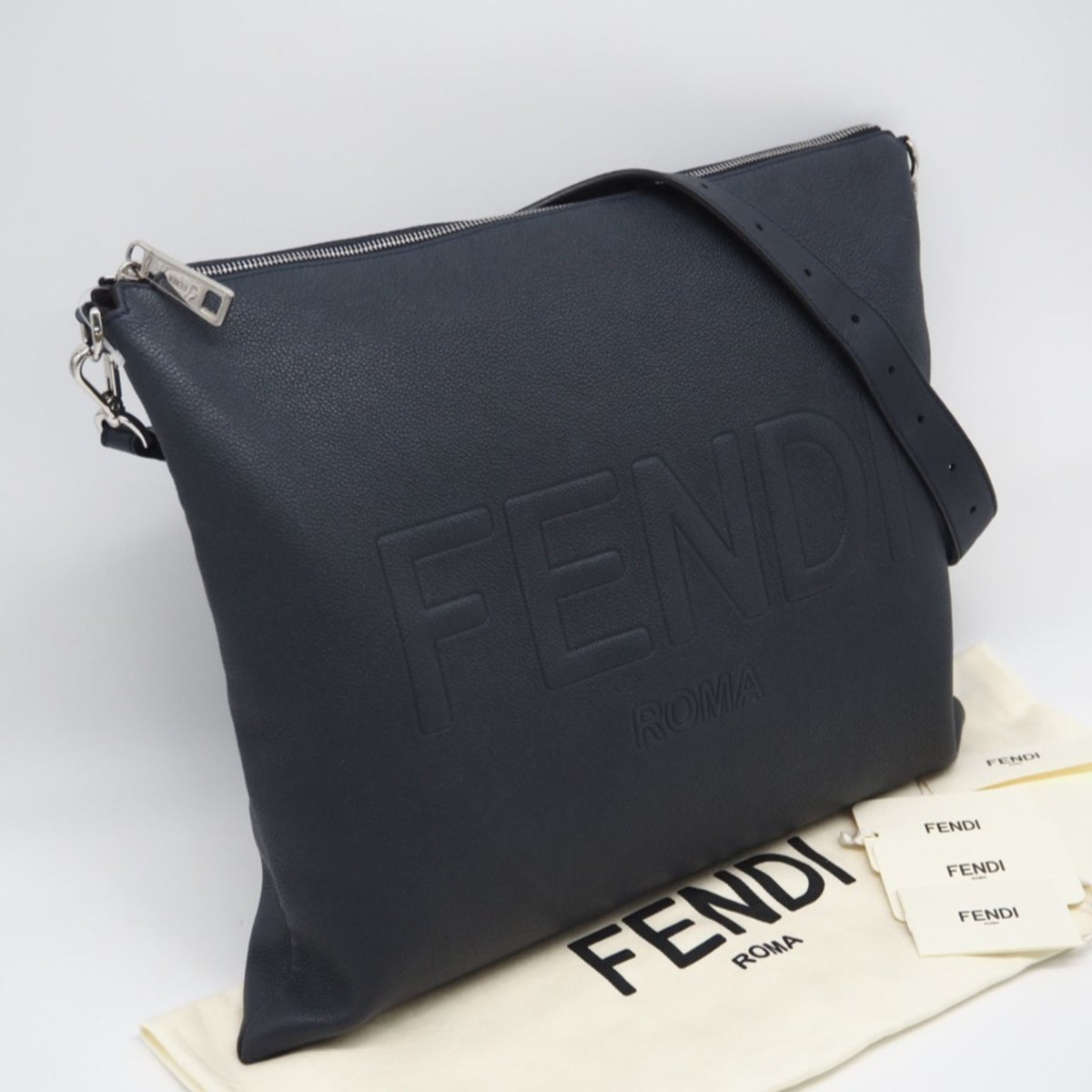 Fendi Brown Navy Leather Shoulder Bag (Pre-Owned)