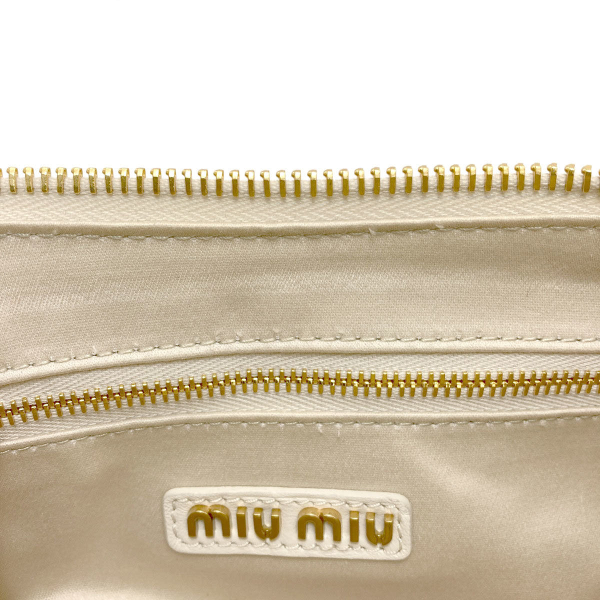 Miu Miu White Leather Handbag (Pre-Owned)