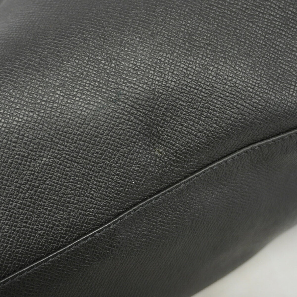 Louis Vuitton Noir Tote Bag (Pre-Owned)