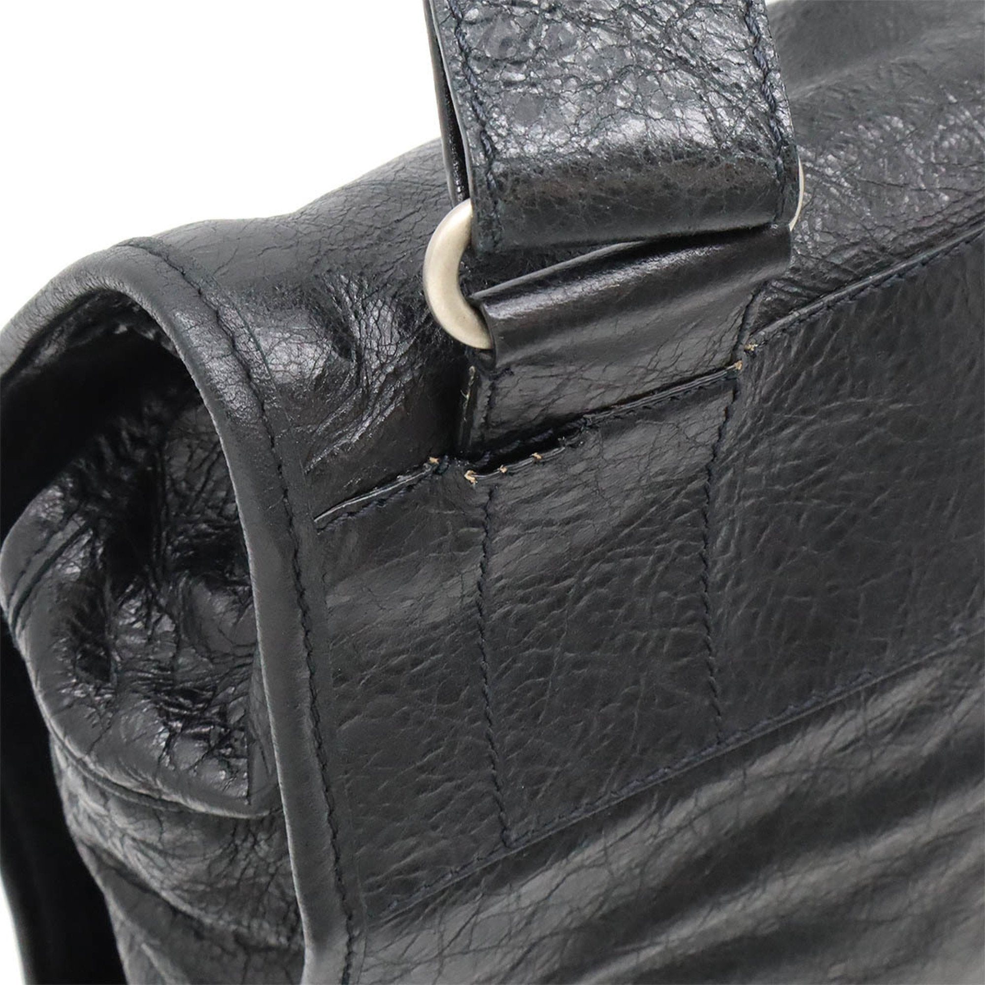 Balenciaga Black Leather Shoulder Bag (Pre-Owned)