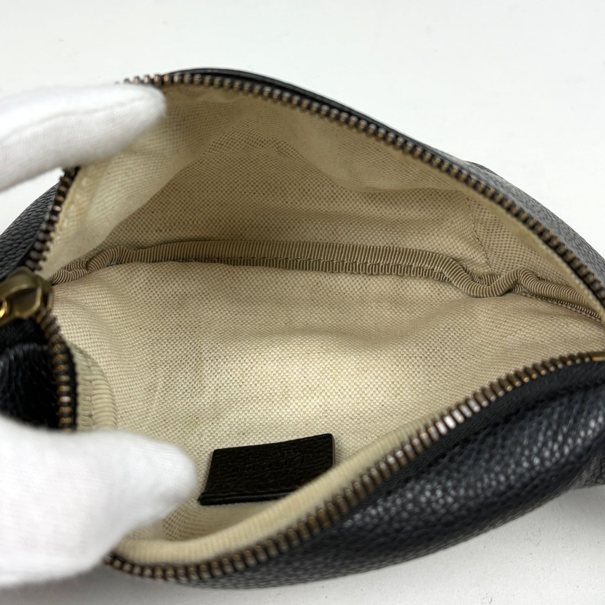 Gucci Black Leather Fanny Pack (Pre-Owned)