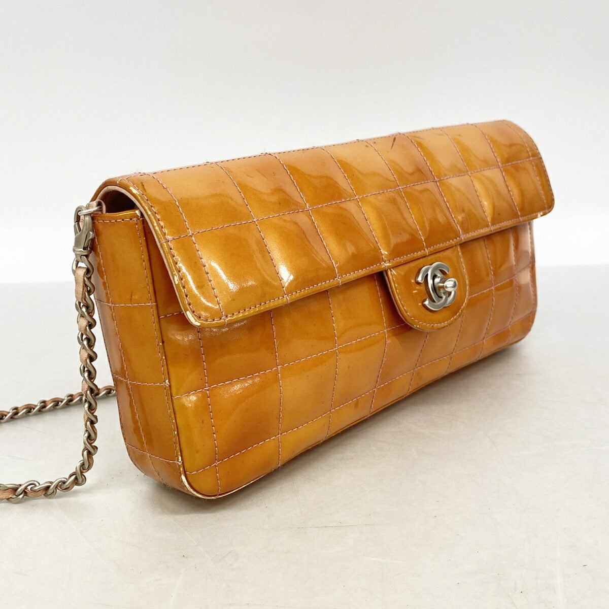 Chanel Orange Patent Leather Shoulder Bag (Pre-Owned)
