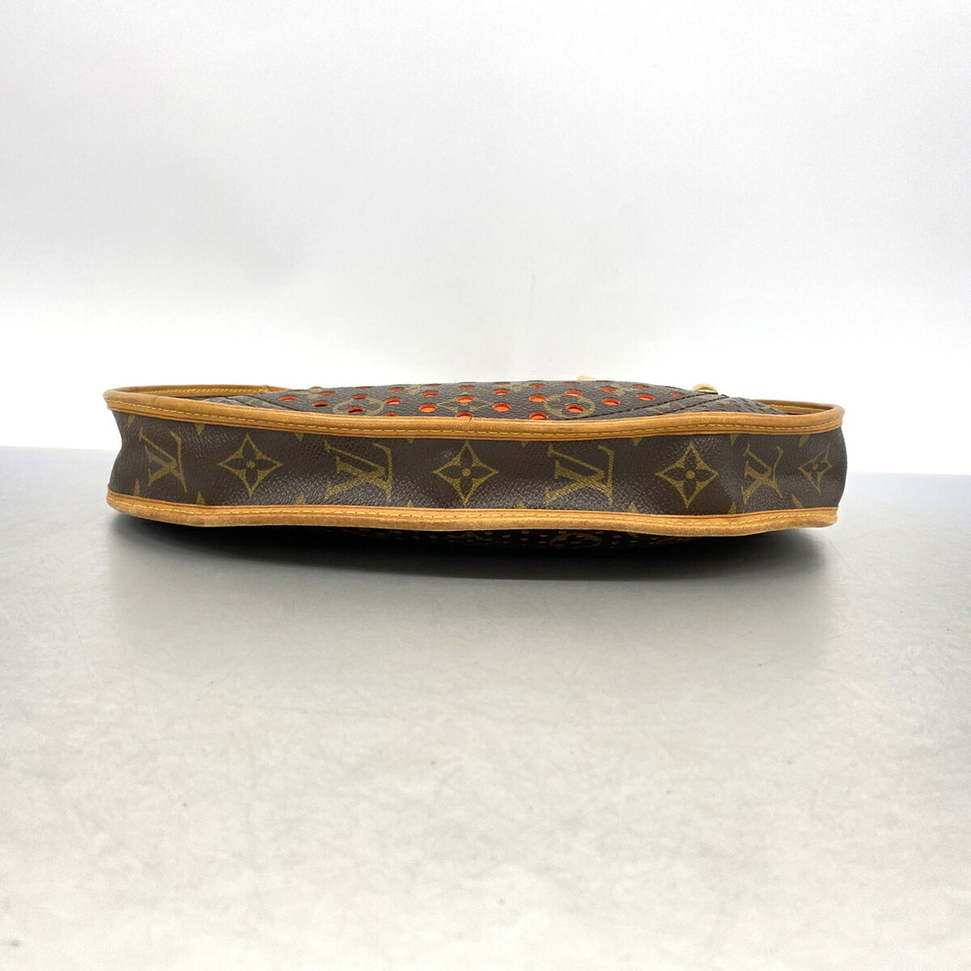Louis Vuitton Lv Orange Shoulder Bag (Pre-Owned)