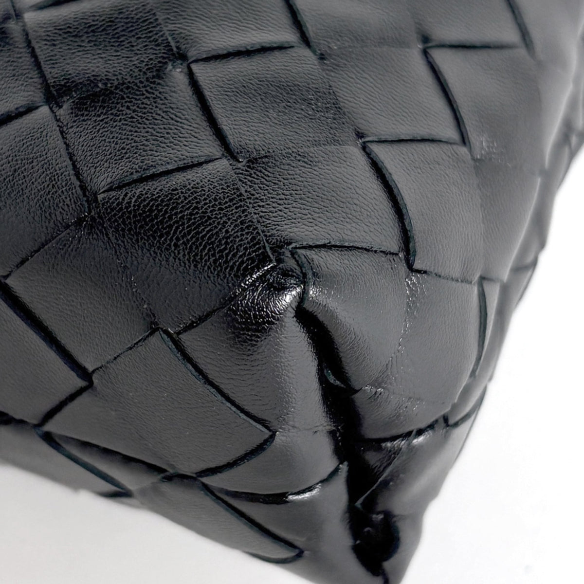 Bottega Veneta Black Leather Shoulder Bag (Pre-Owned)