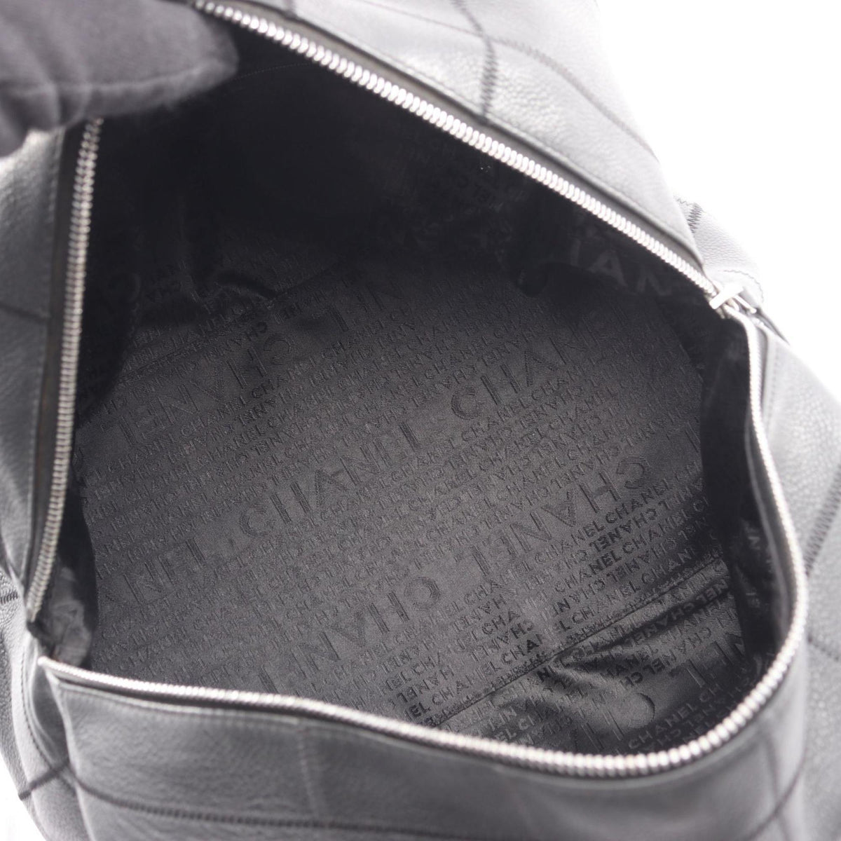 Chanel Black Leather Handbag (Pre-Owned)