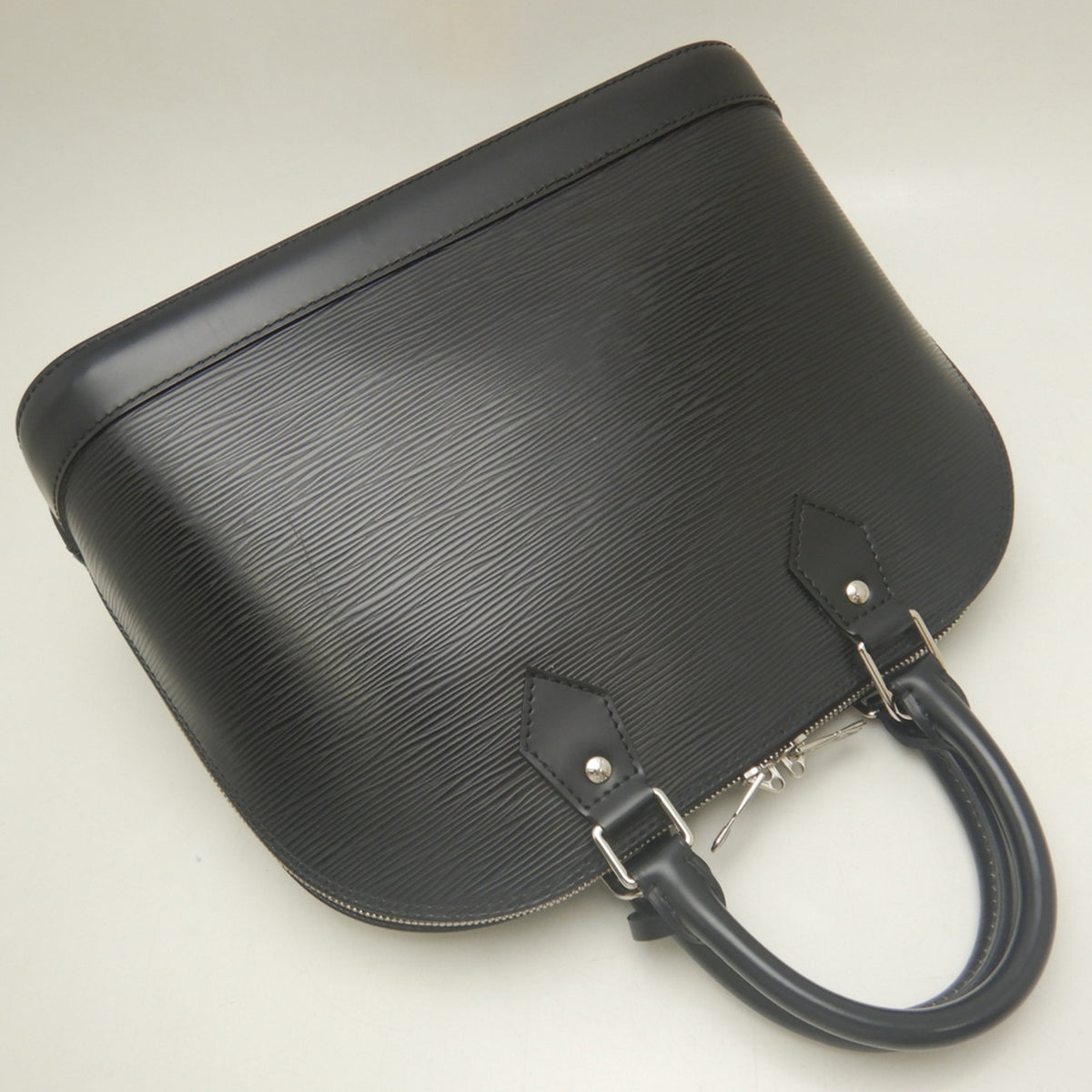 Louis Vuitton Noir Epi Leather Handbag (Pre-Owned)