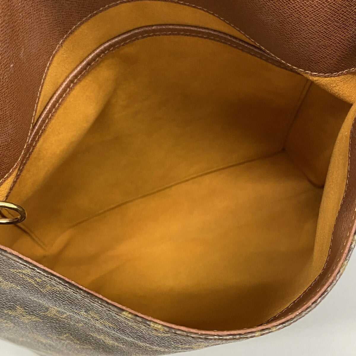 Louis Vuitton Brown Shoulder Bag (Pre-Owned)