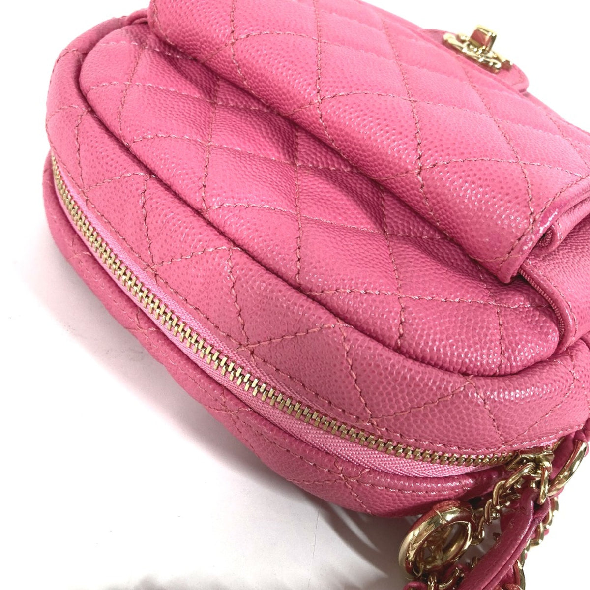 Chanel Pink Leather Shoulder Bag (Pre-Owned)