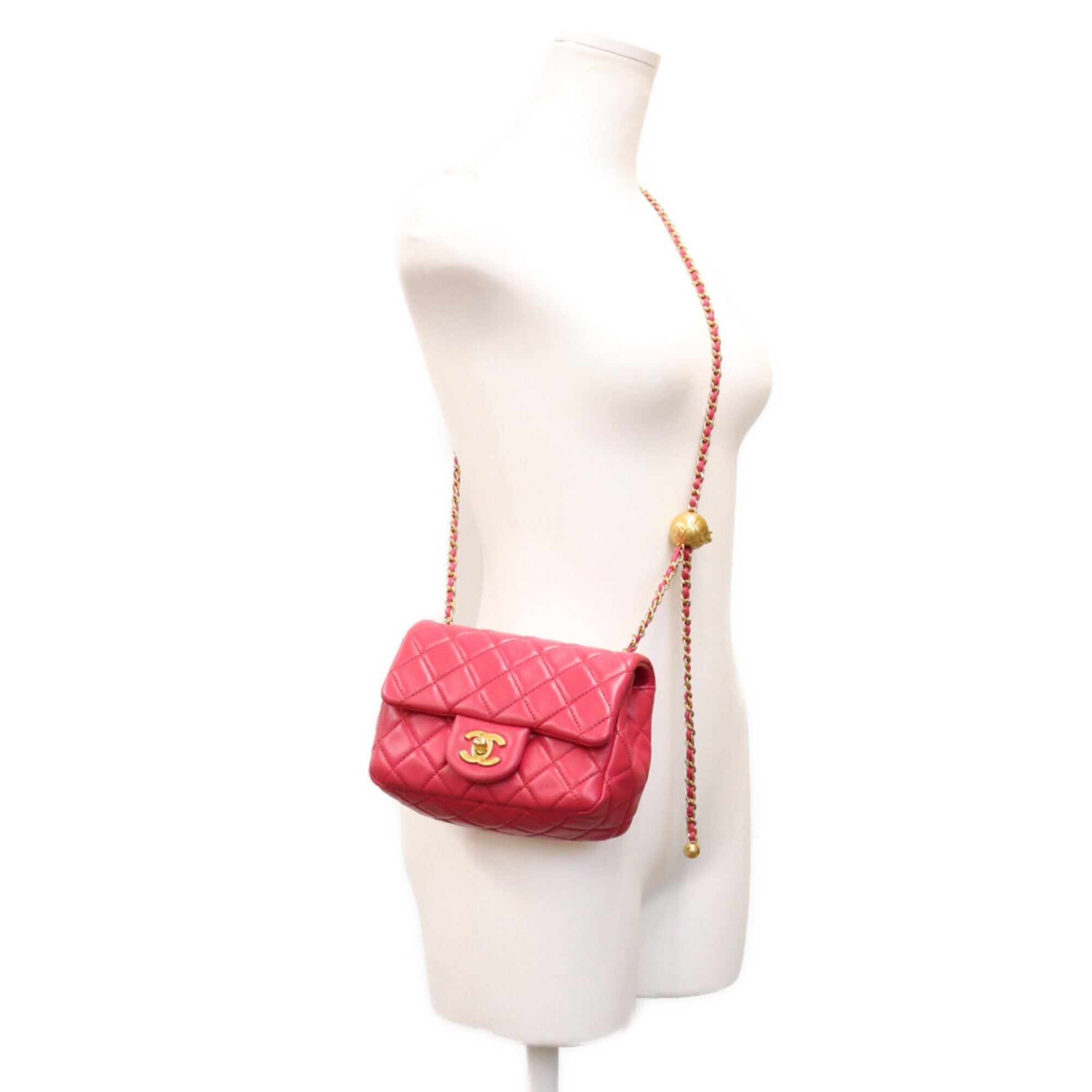 Chanel Pink Leather Shoulder Bag (Pre-Owned)