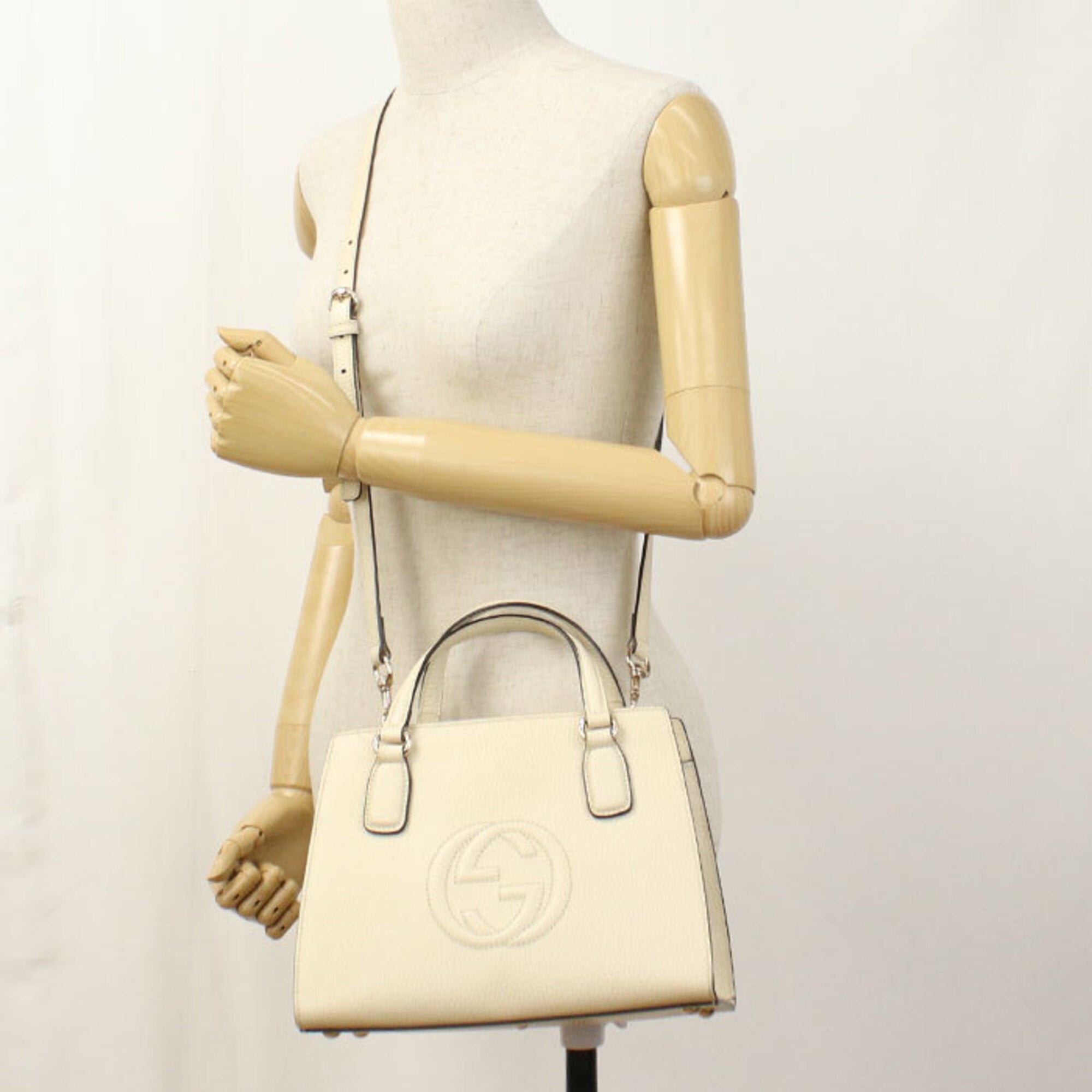 Gucci Ivory Leather Handbag (Pre-Owned)