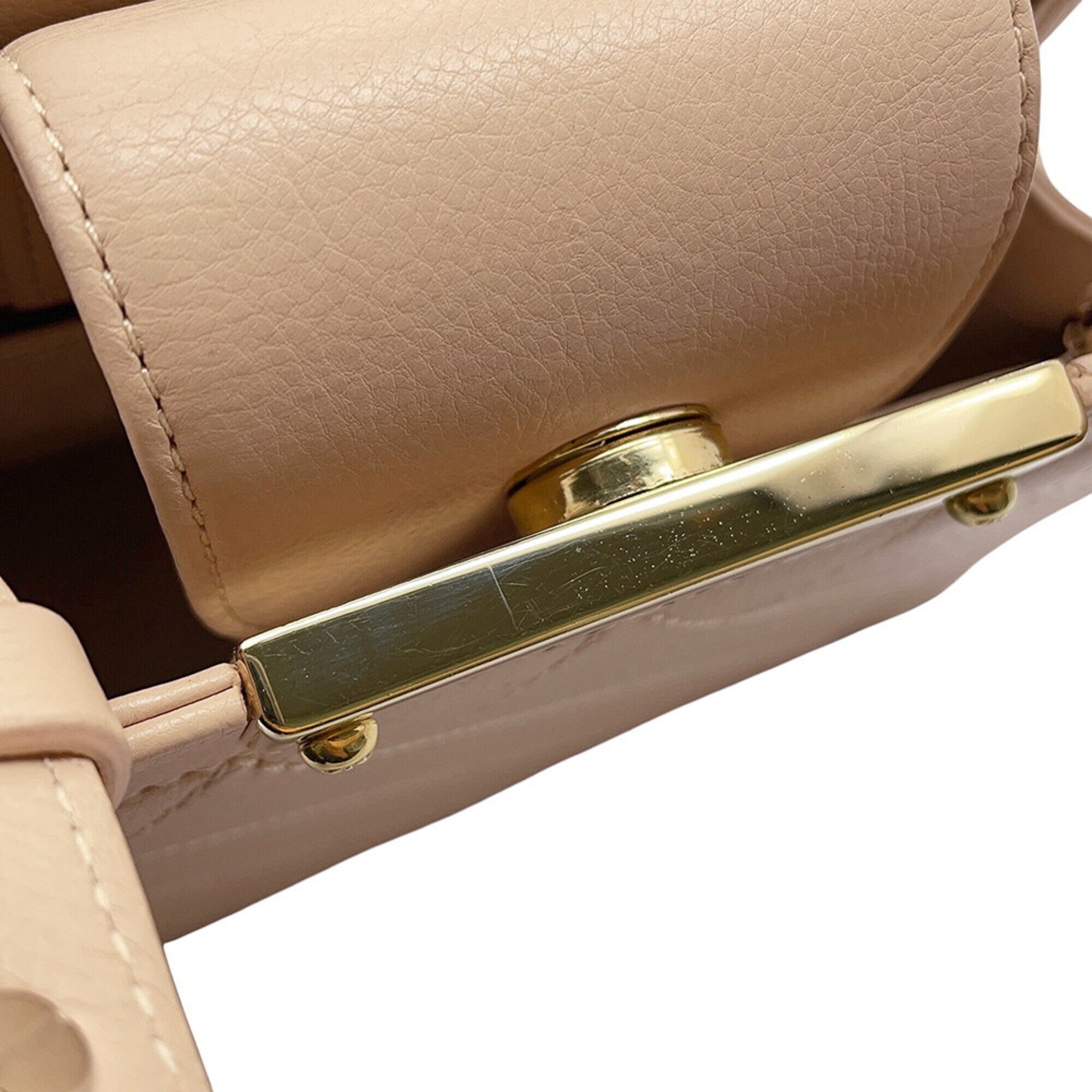 Chanel Beige Leather Shoulder Bag (Pre-Owned)