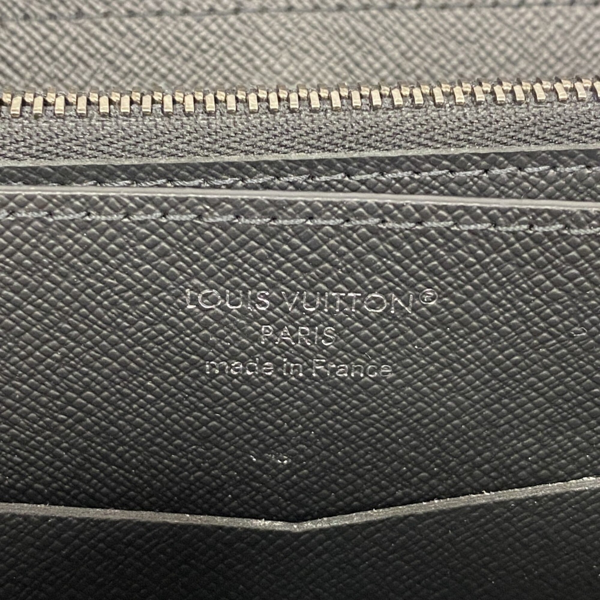 Louis Vuitton Black Long Wallet (Bi-Fold) (Pre-Owned)