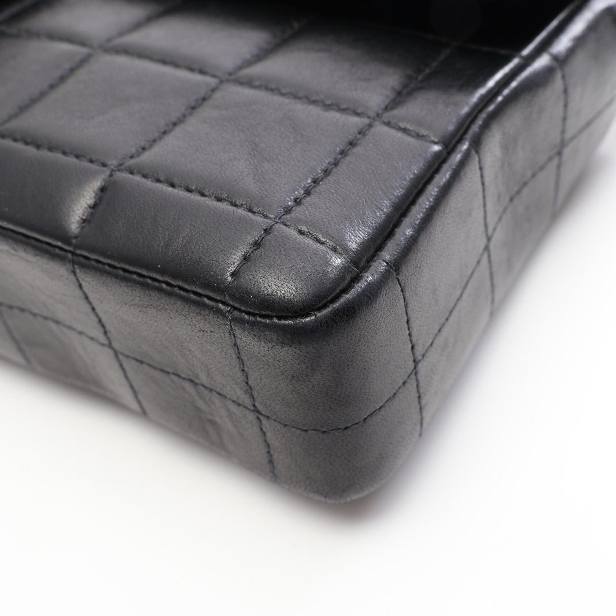 Chanel Black Leather Handbag Shoulder Bag (Pre-Owned)
