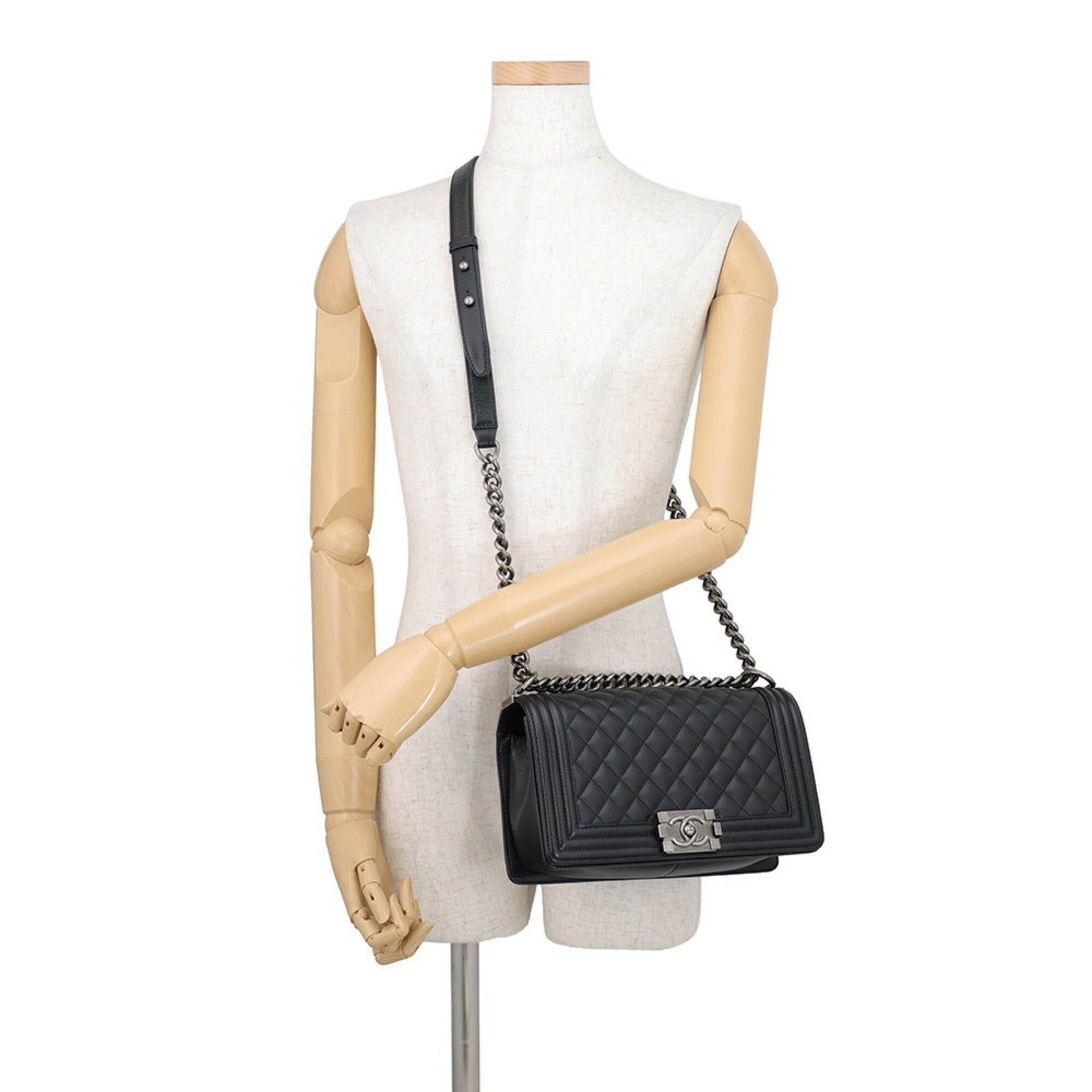 Chanel Matelasse Black Grained Calfskin Handbag Shoulder Bag (Pre-Owned)