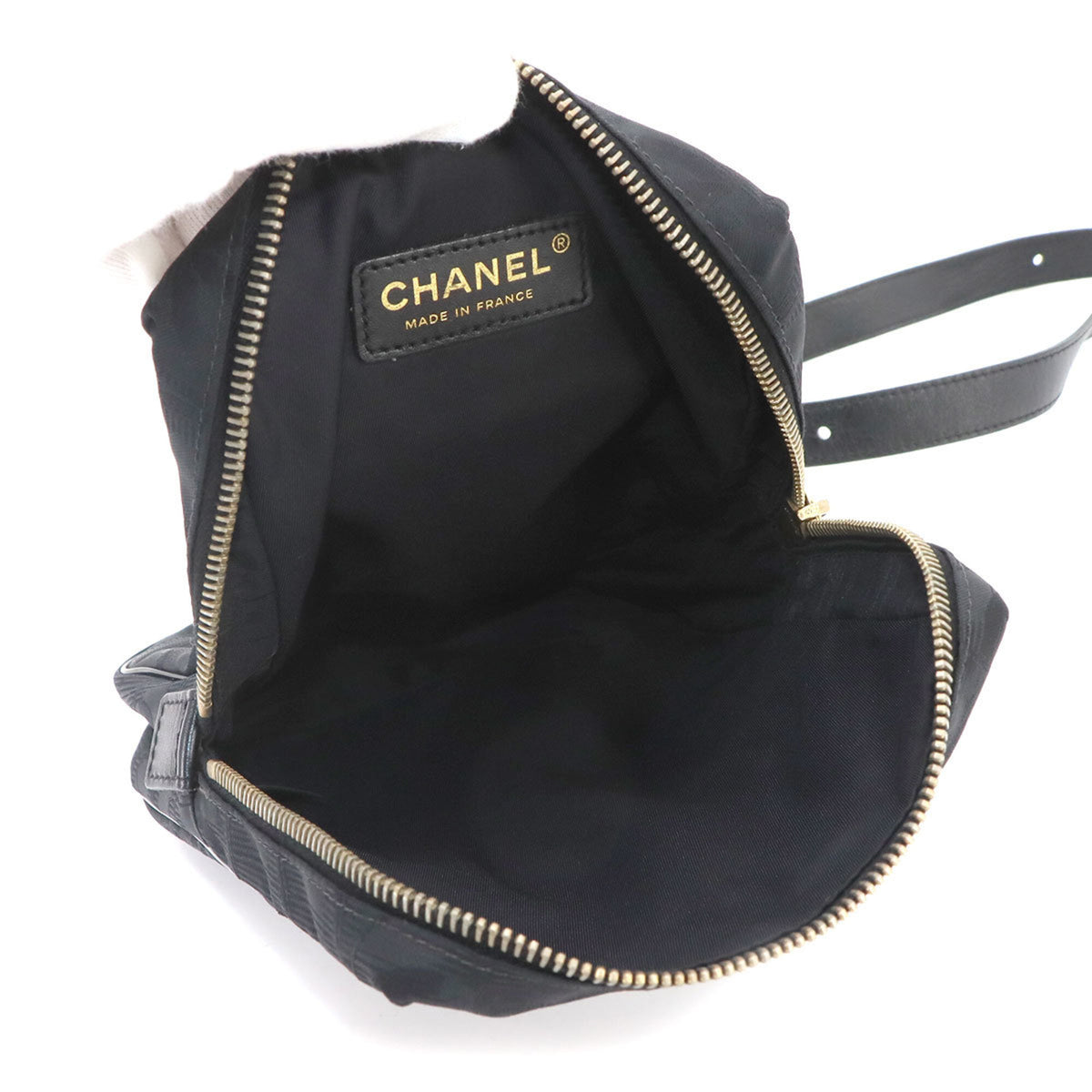Chanel New Travel Line Black New Travel Line Handbag Shoulder Bag (Pre-Owned)