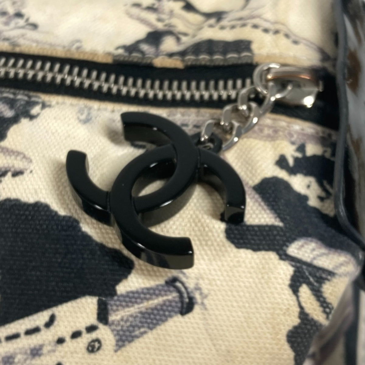 Chanel Black White Canvas Handbag (Pre-Owned)