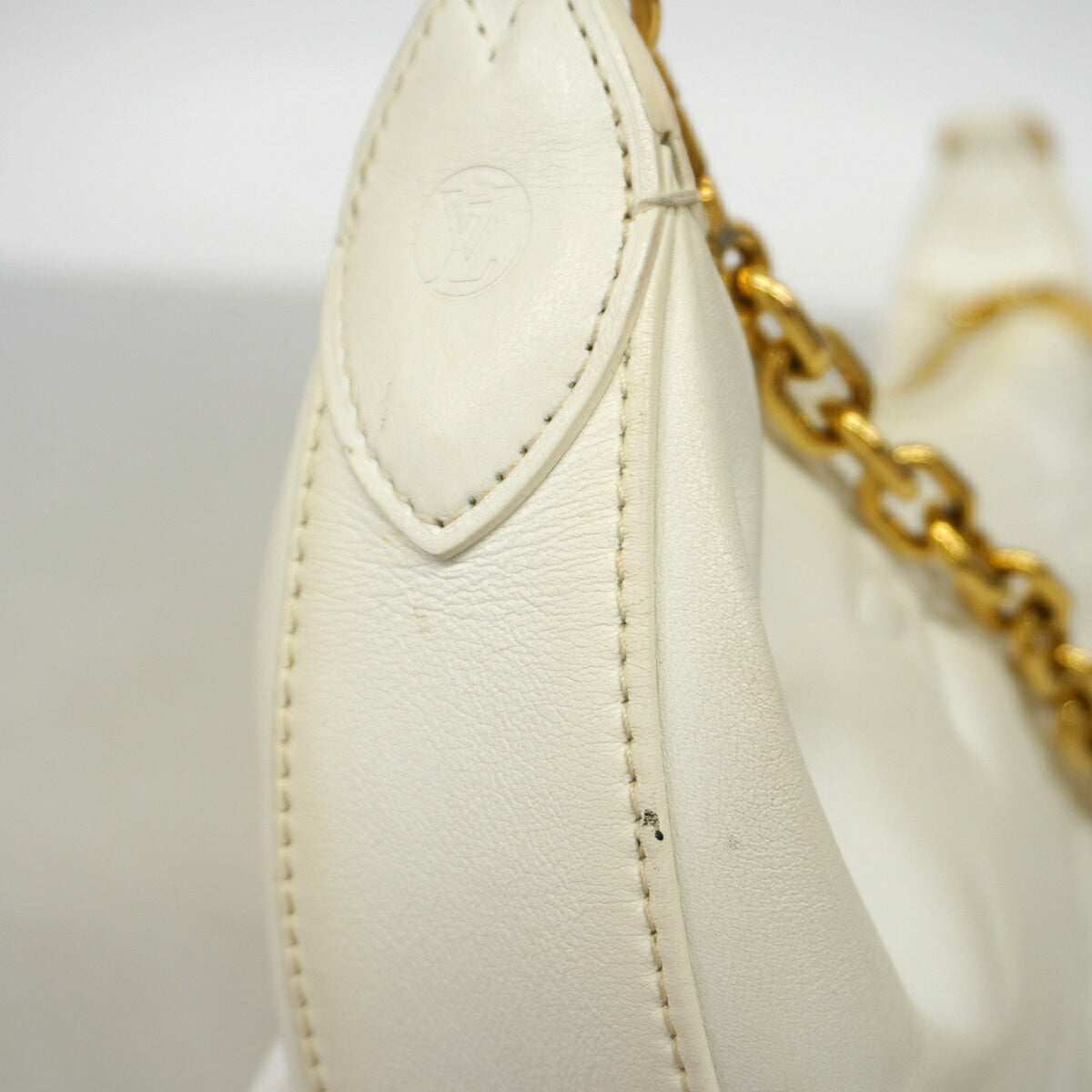 Louis Vuitton White Handbag (Pre-Owned)