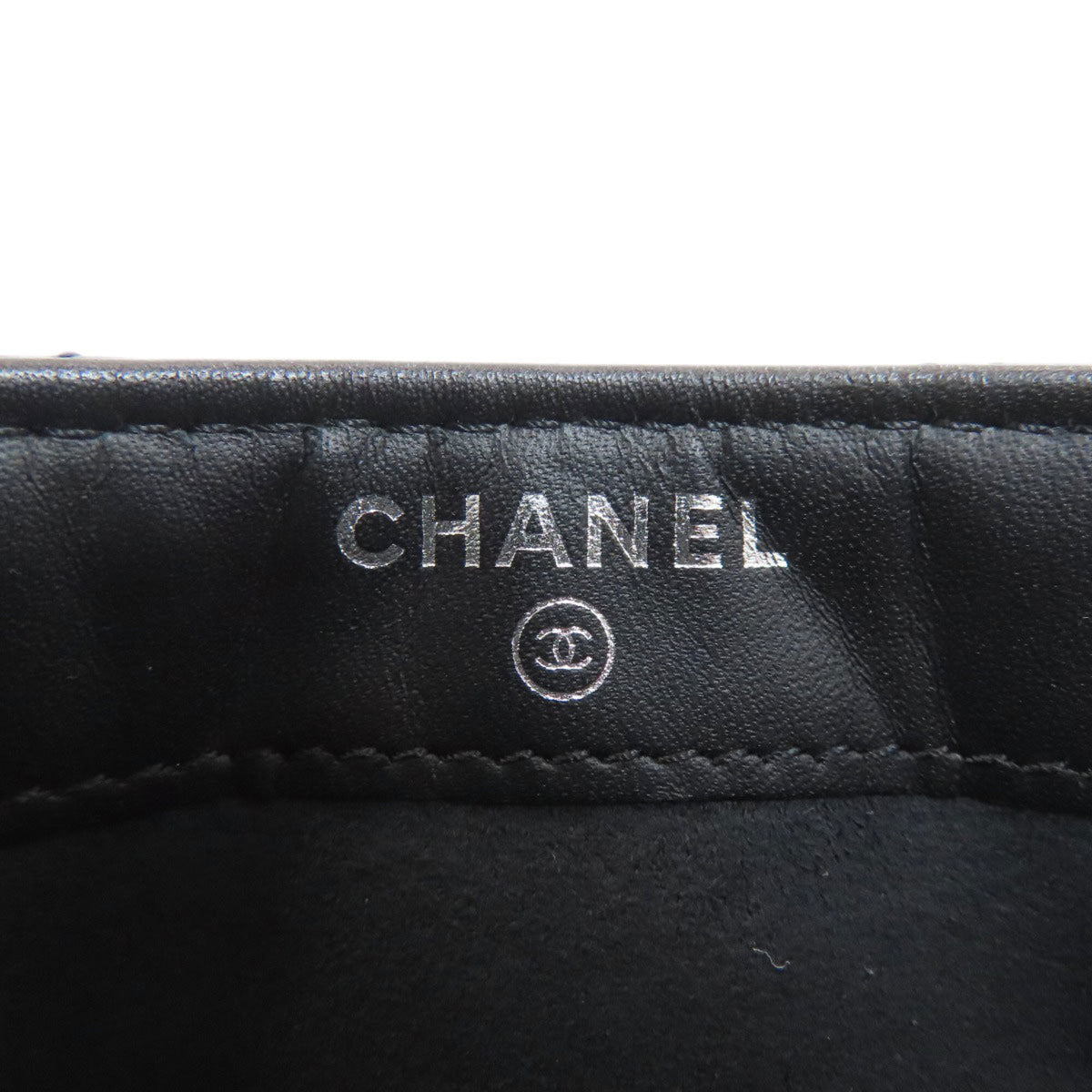 Chanel Black Leather Shoulder Bag (Pre-Owned)