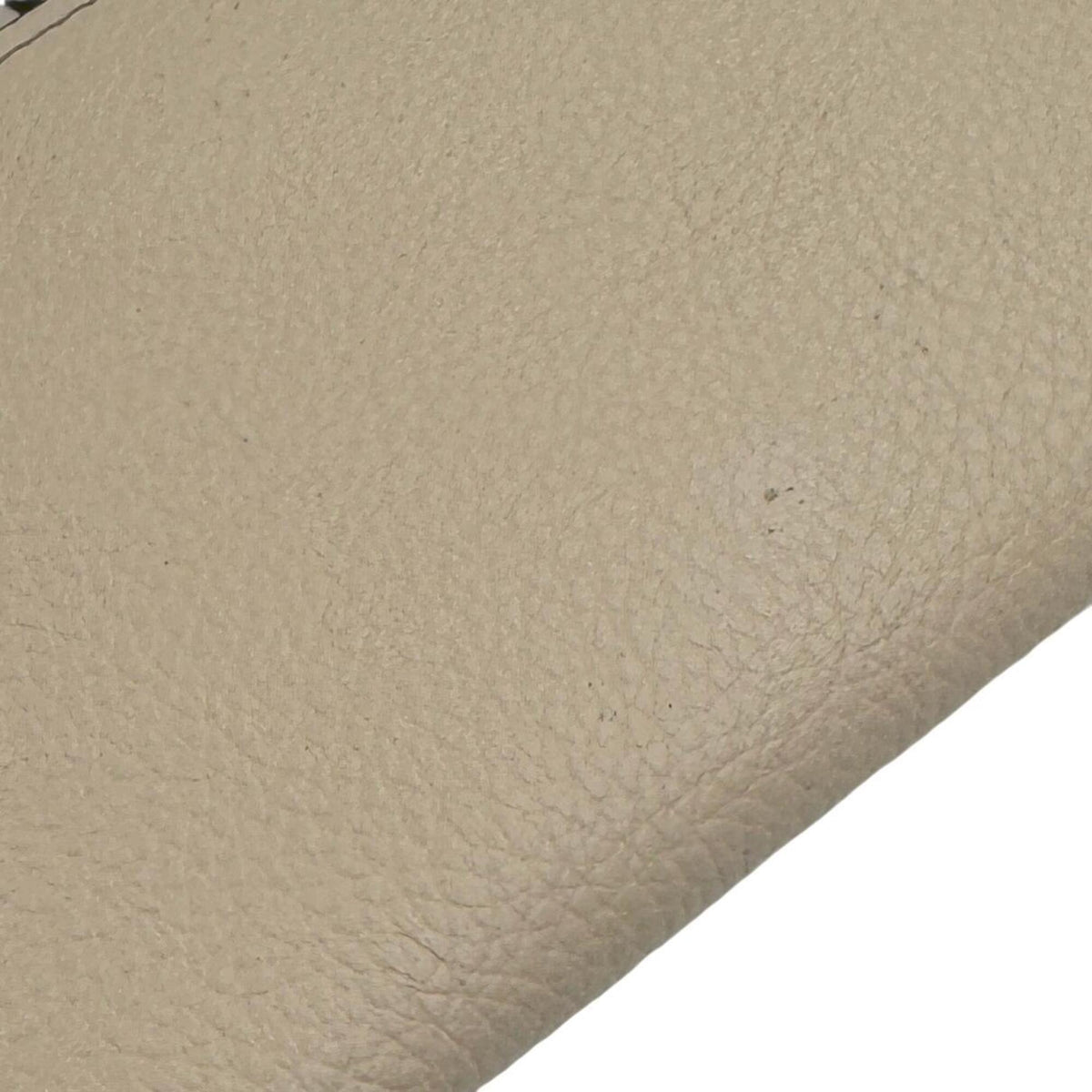Chloé Beige Leather Long Wallet (Bi-Fold) (Pre-Owned)