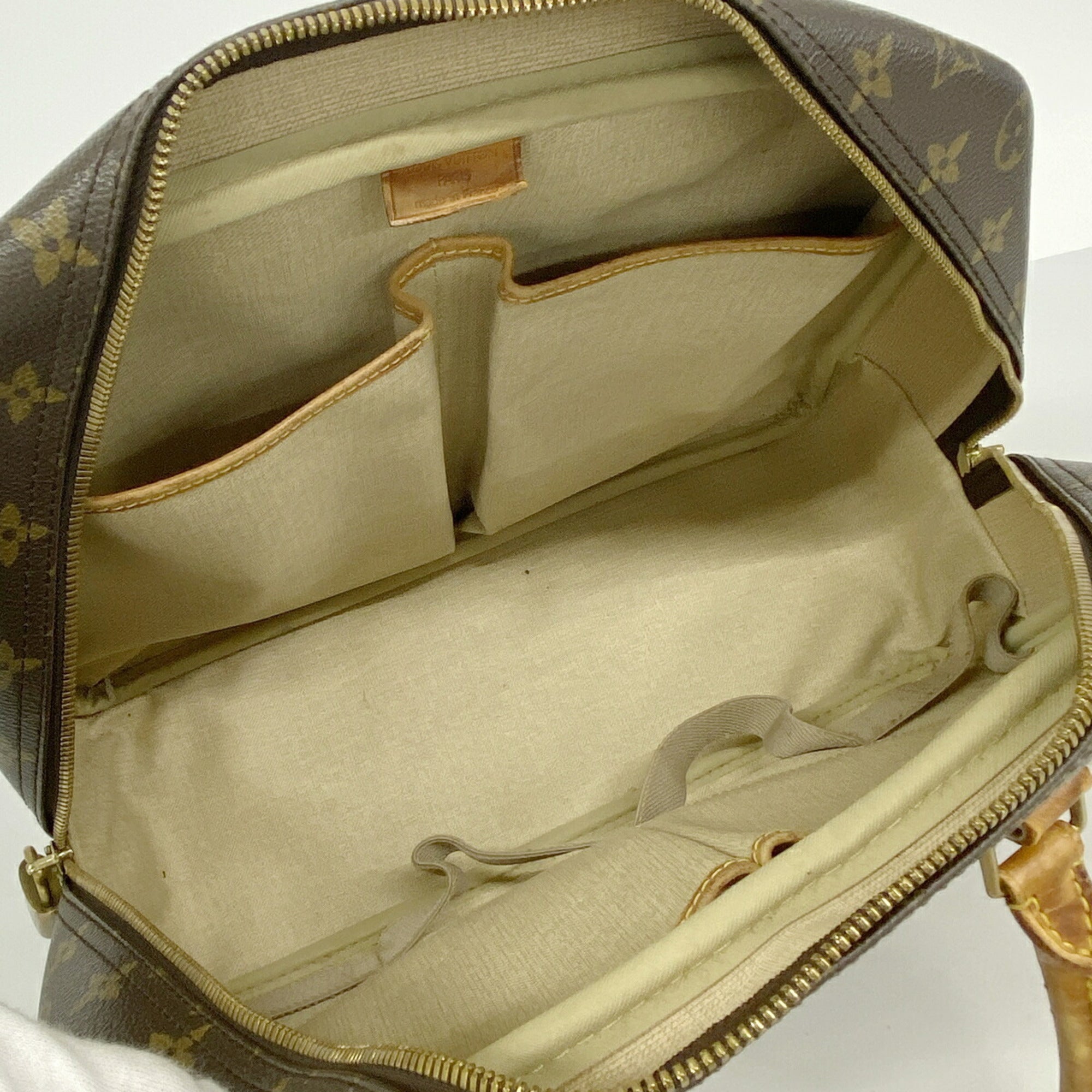 Louis Vuitton Brown Handbag (Pre-Owned)