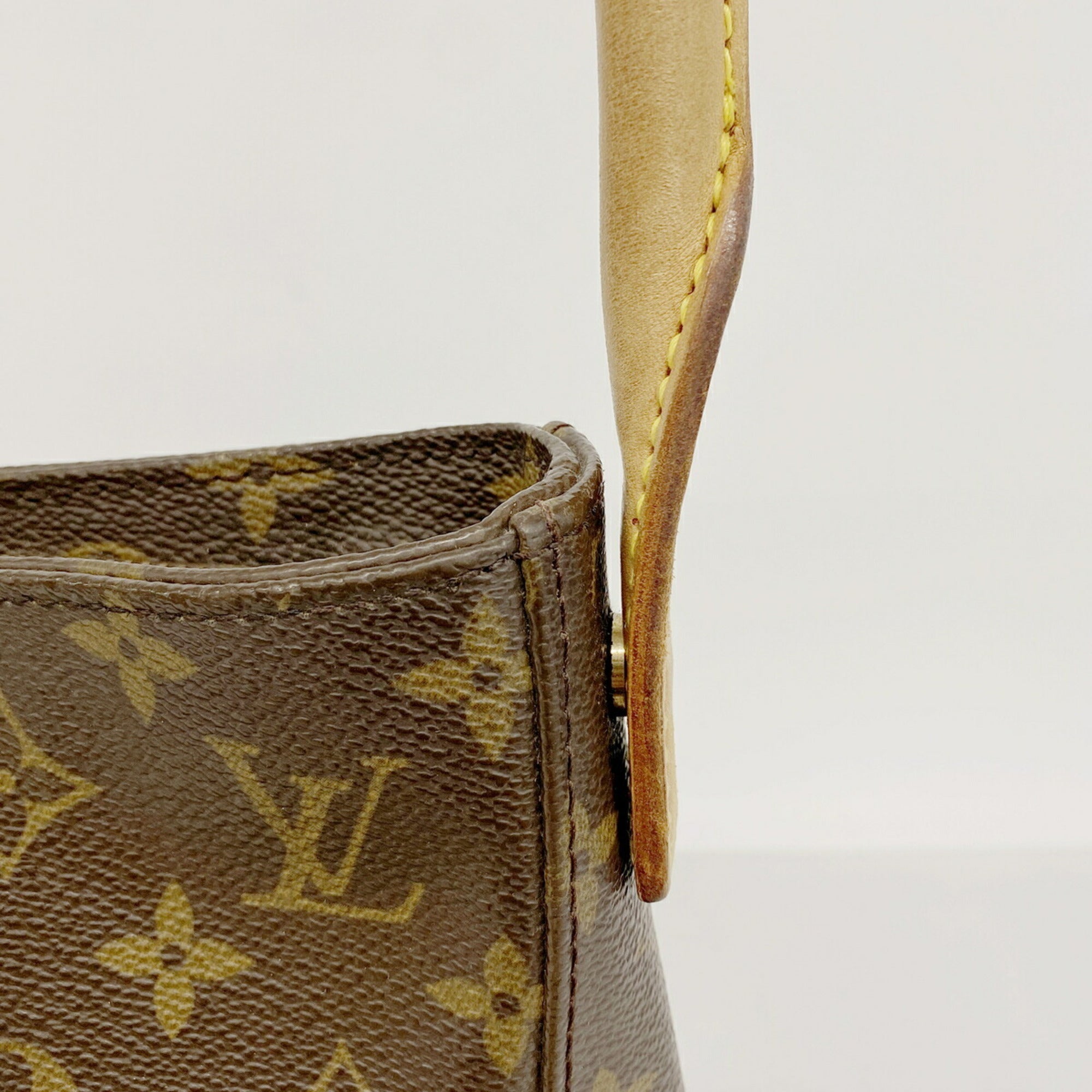 Louis Vuitton Brown Shoulder Bag (Pre-Owned)