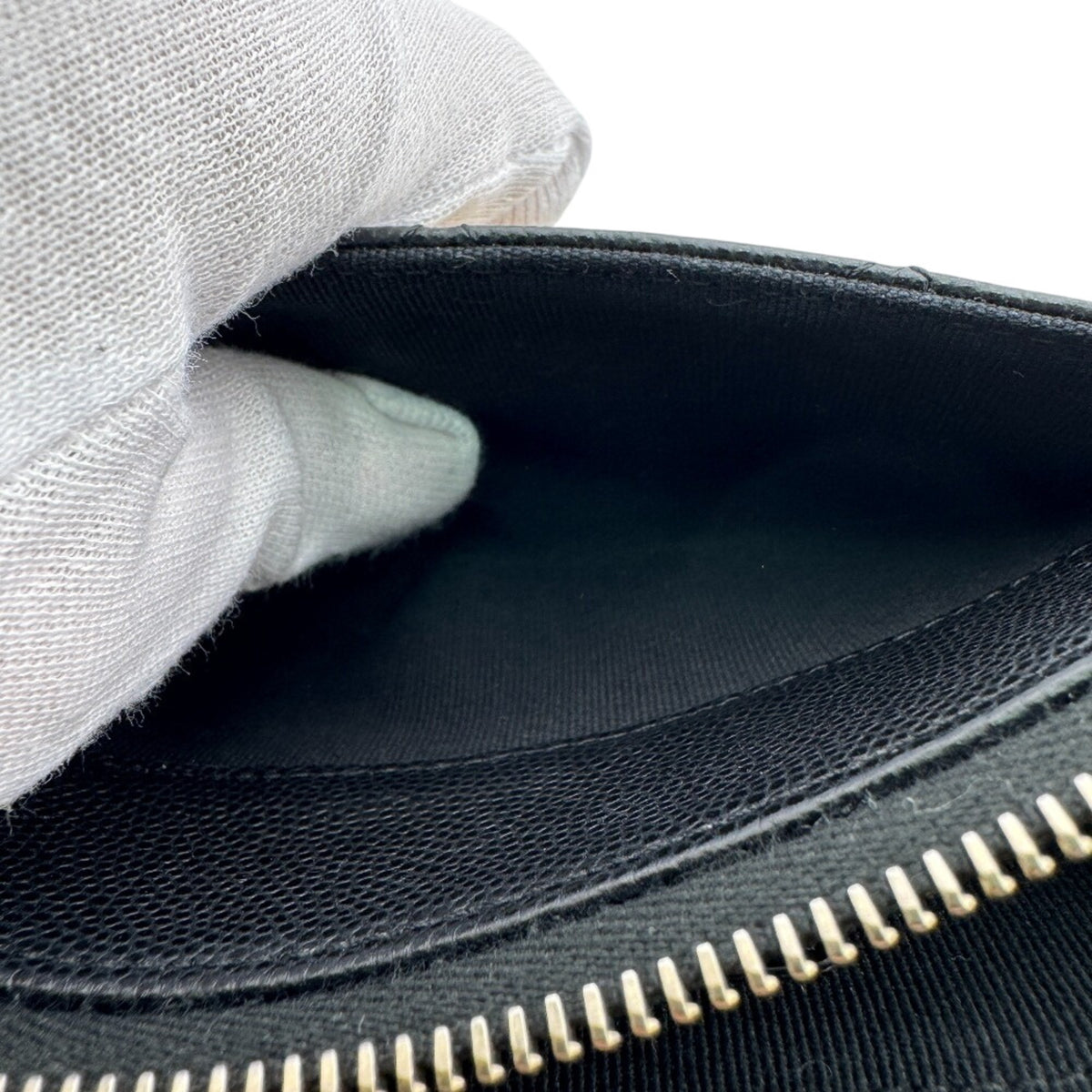 Chanel Black Leather Coin Purse/Coin Case (Pre-Owned)