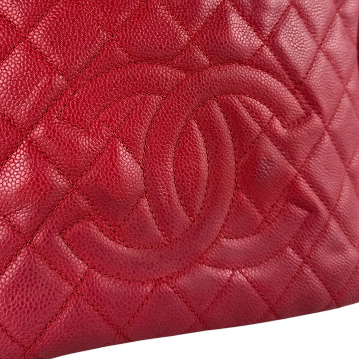 Chanel Red Color Grained Calfskin Handbag (Pre-Owned)