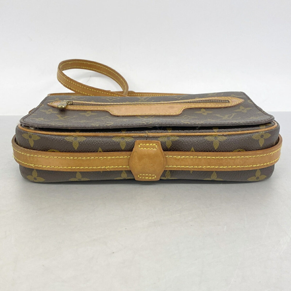 Louis Vuitton Brown Shoulder Bag (Pre-Owned)
