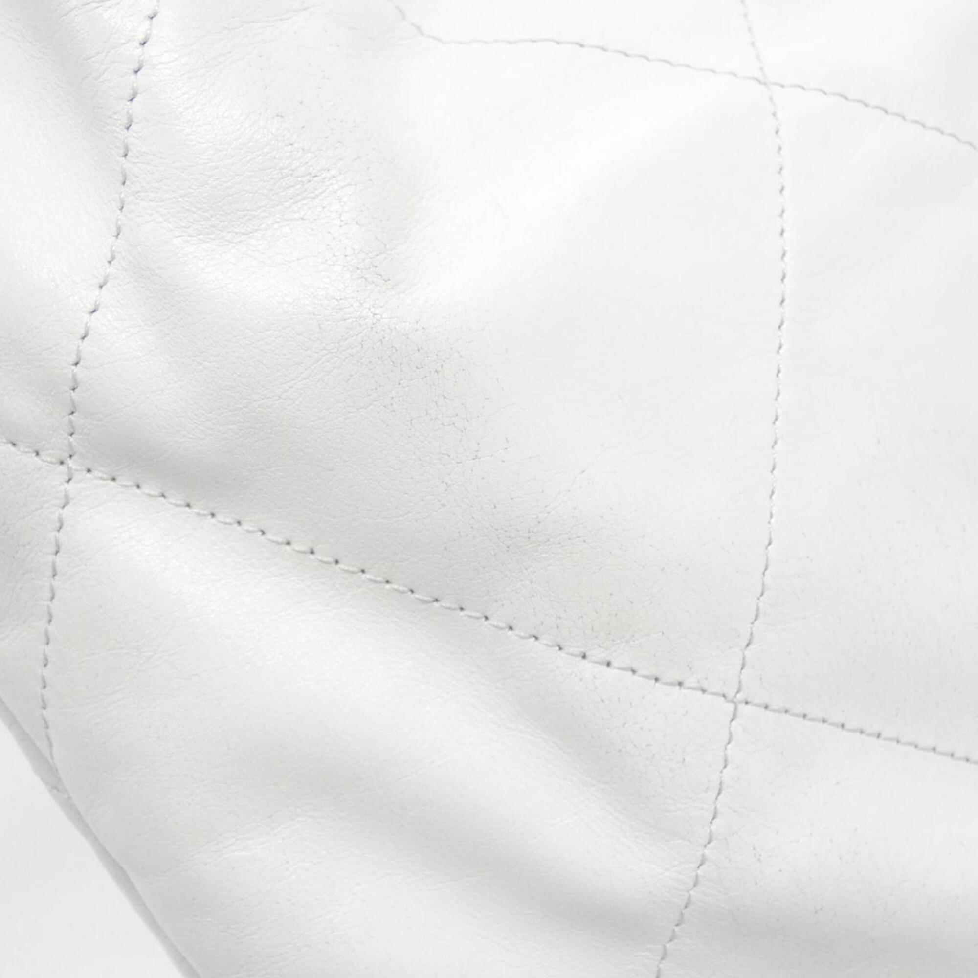 Chanel White Leather Shoulder Bag (Pre-Owned)