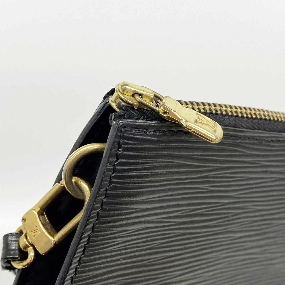 Louis Vuitton Noir Pouch (Pre-Owned)