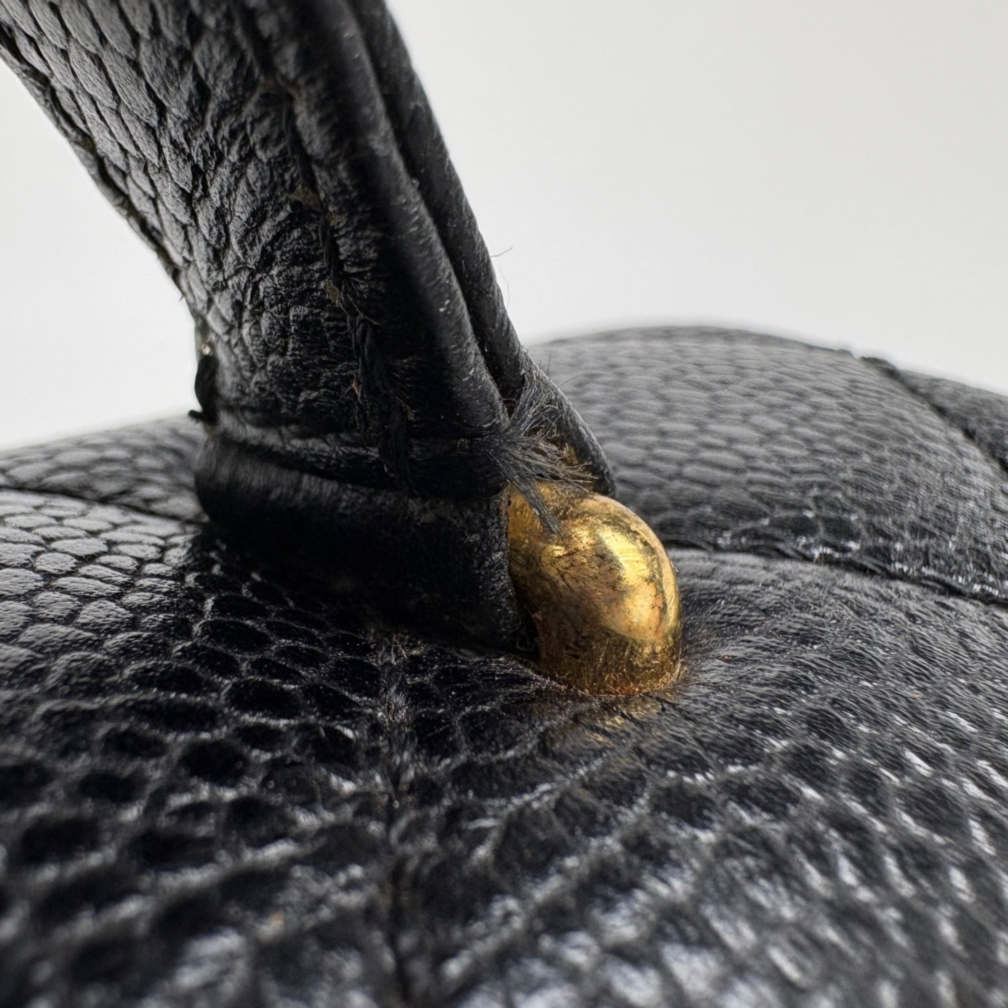 Chanel Matelasse Black Grained Calfskin Handbag (Pre-Owned)