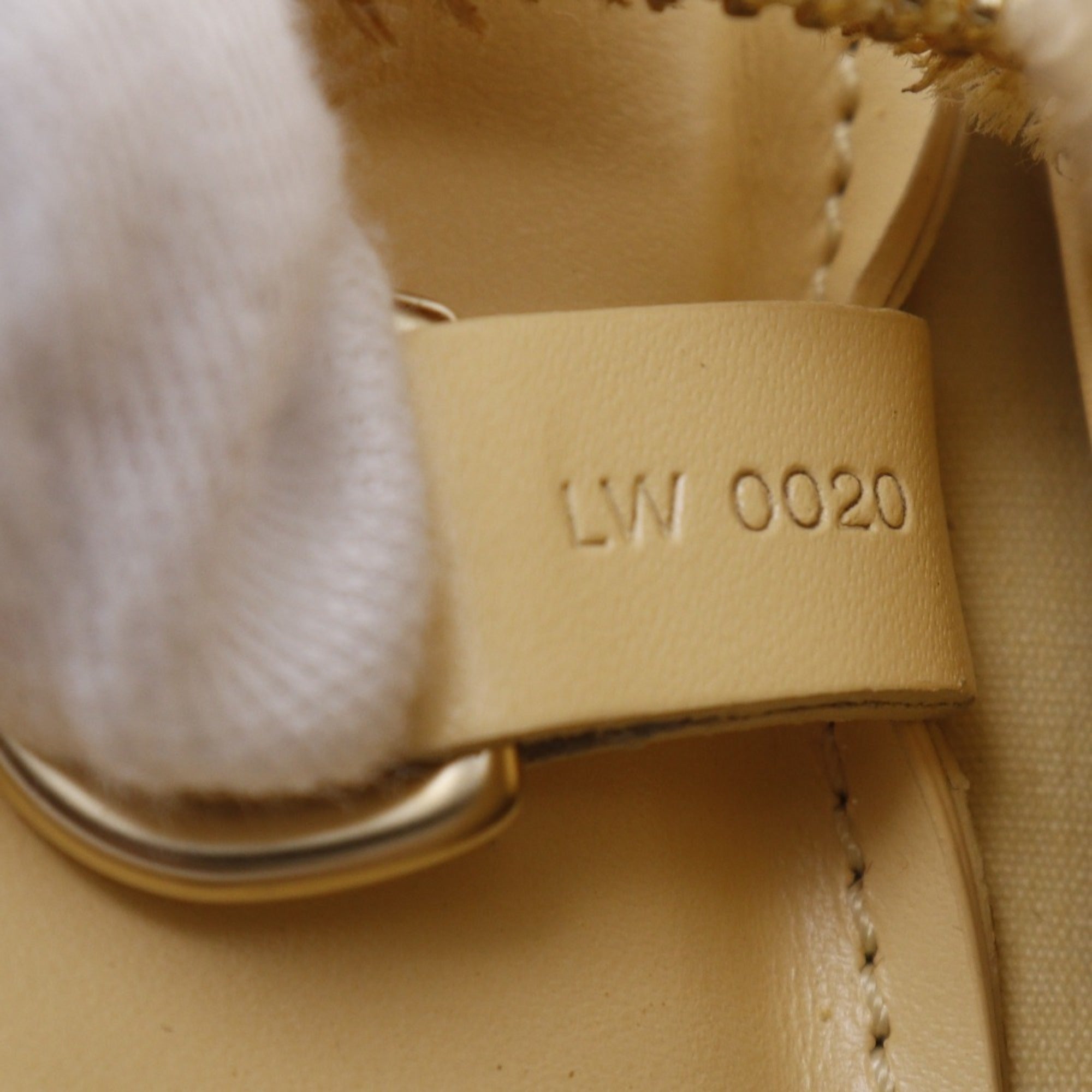 Louis Vuitton Cream Epi Leather Tote Bag (Pre-Owned)
