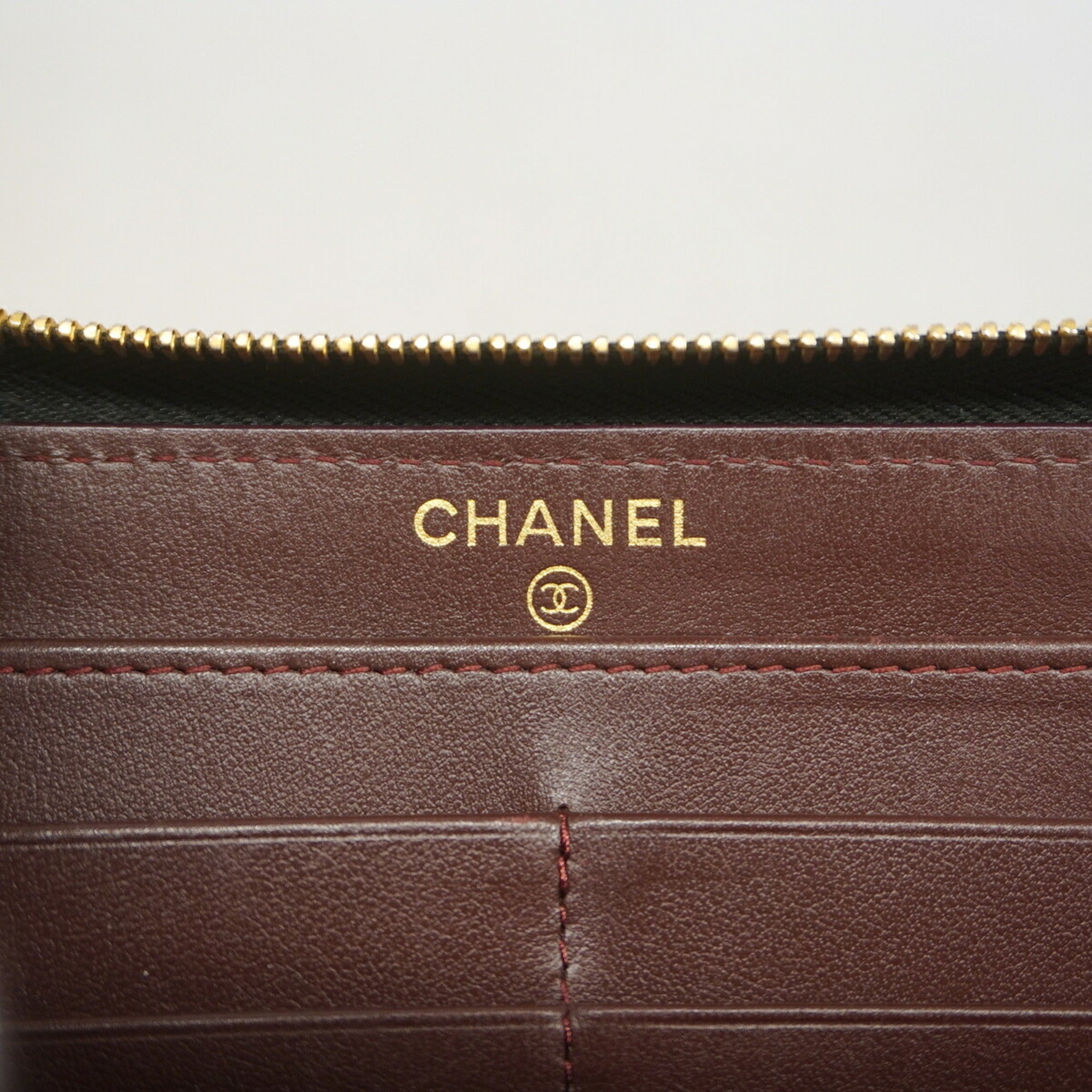 Chanel Black Grained Calfskin Long Wallet (Bi-Fold) (Pre-Owned)