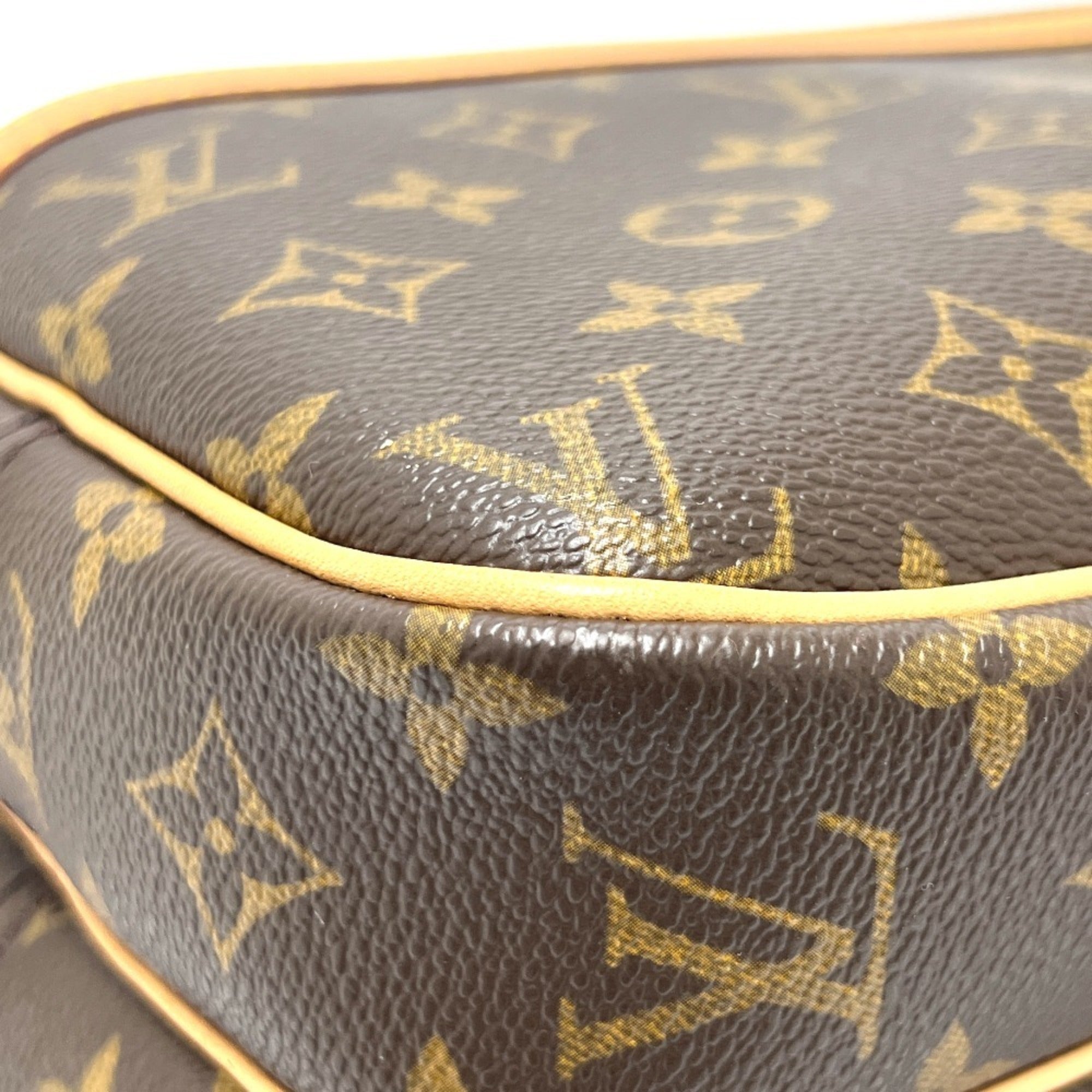 Louis Vuitton Brown Monogram Monogram Shoulder Bag (Pre-Owned)