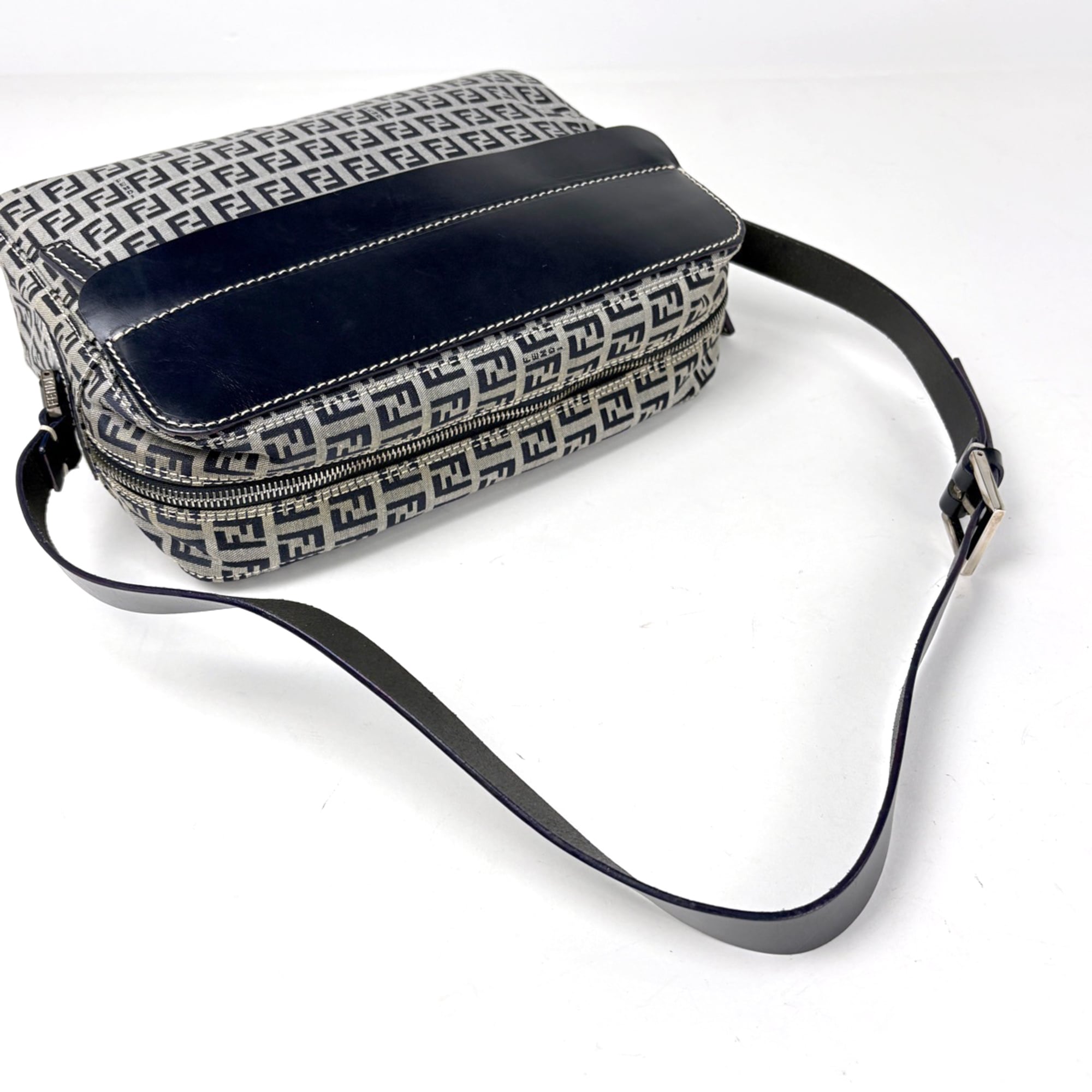 Fendi Navy Leather Canvas Shoulder Bag (Pre-Owned)