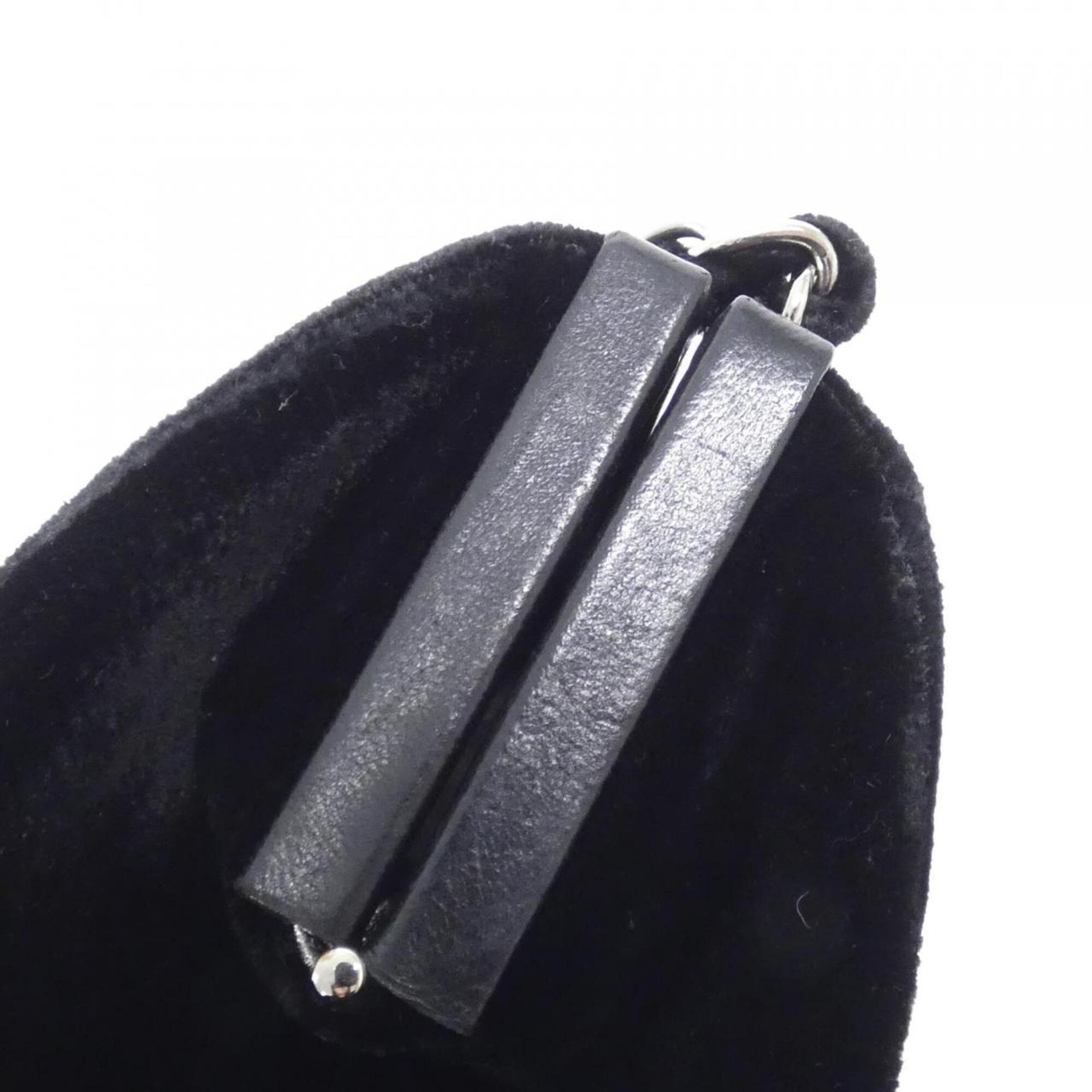 Chanel Black Leather Shoulder Bag (Pre-Owned)
