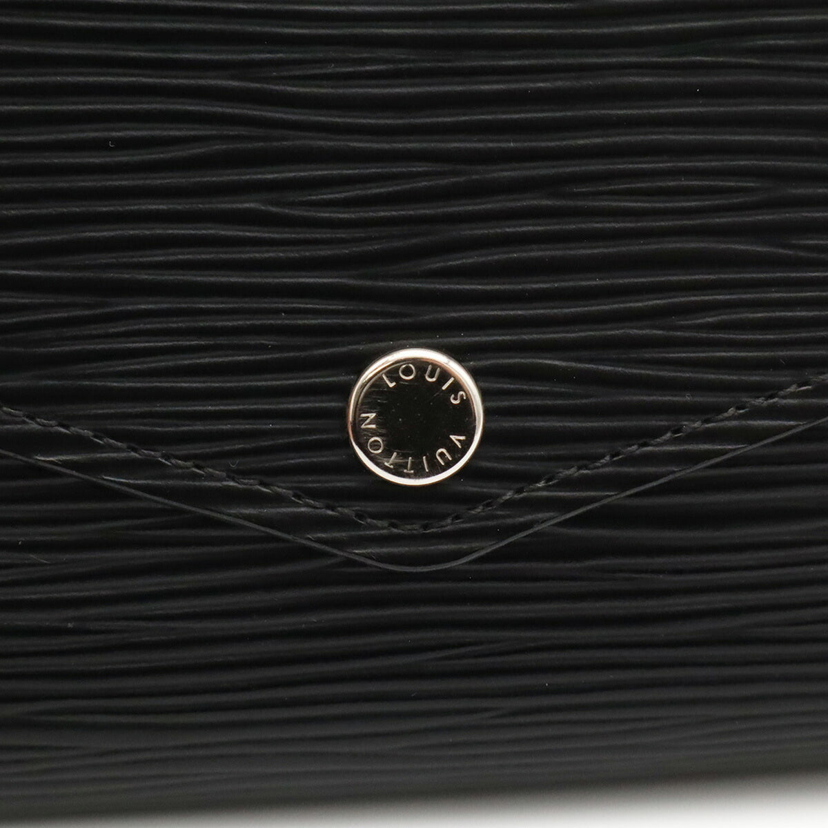 Louis Vuitton Black Noir Epi Leather Long Wallet (Bi-Fold) (Pre-Owned)