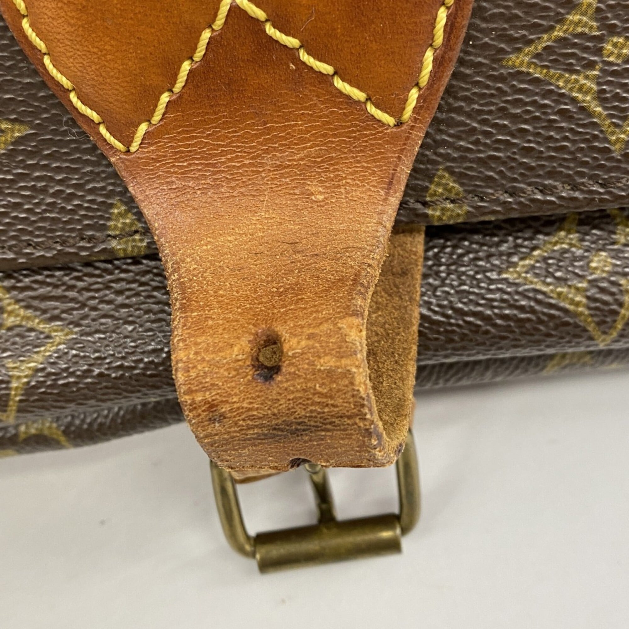 Louis Vuitton Brown Shoulder Bag (Pre-Owned)