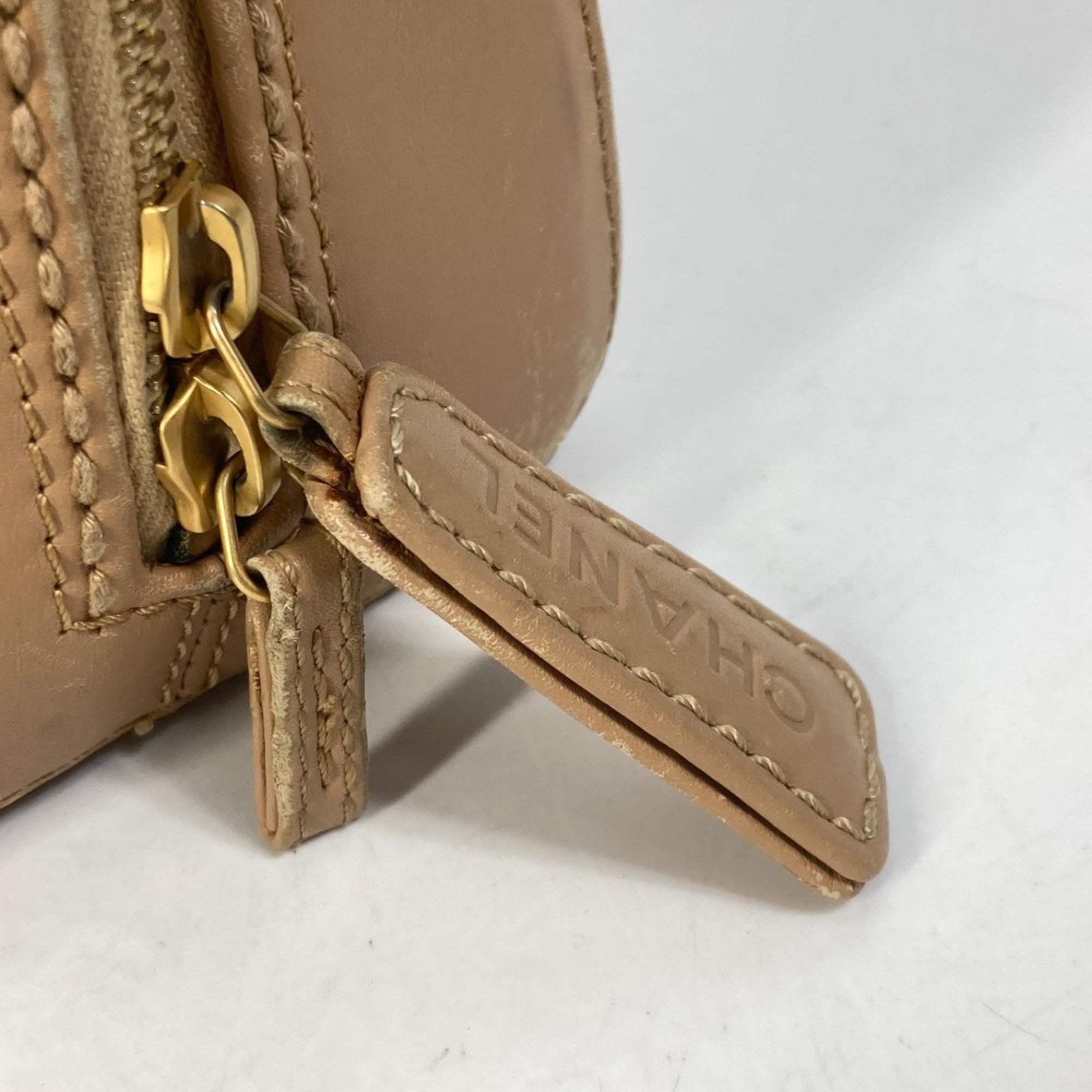 Chanel Wild Stitch Beige Leather Handbag (Pre-Owned)