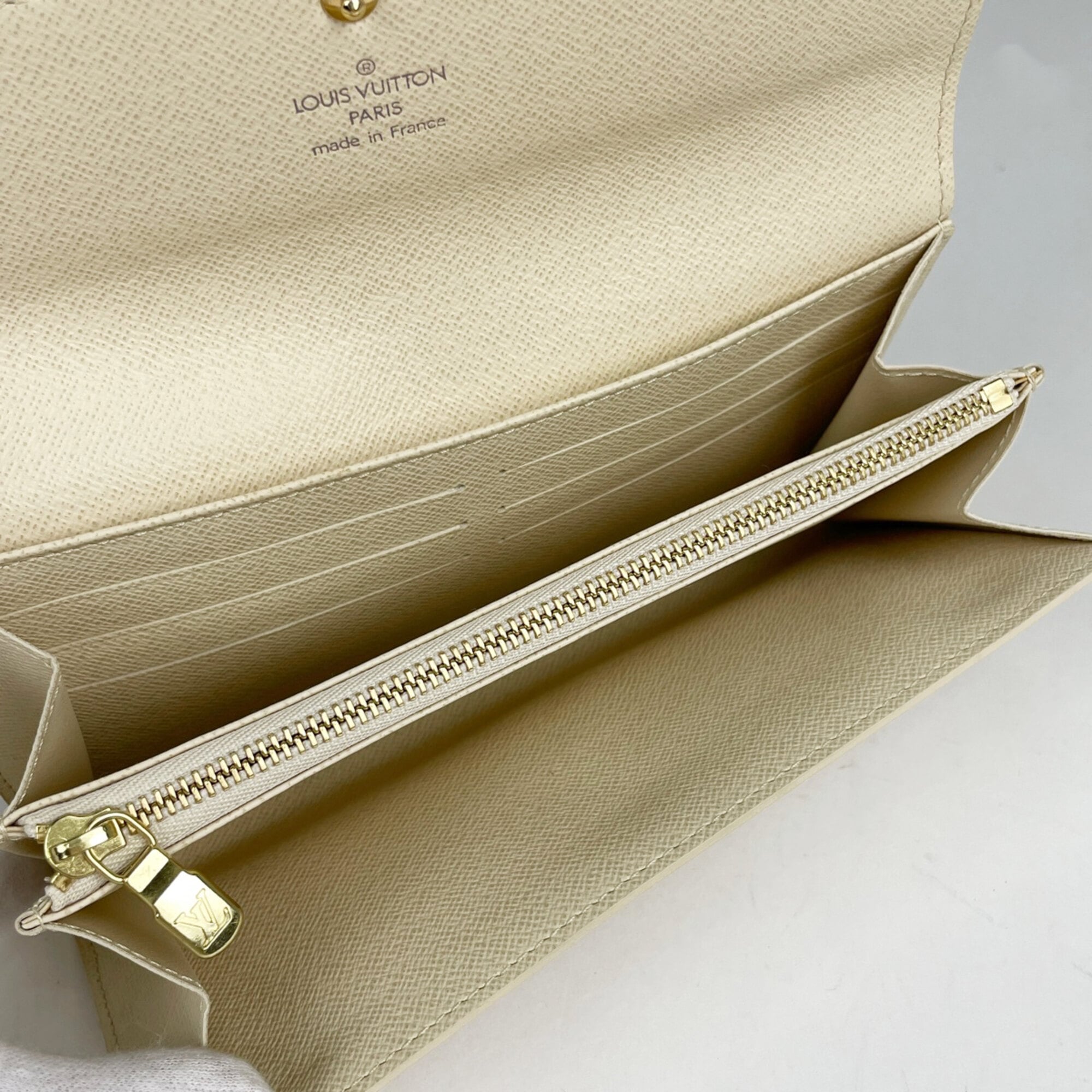 Louis Vuitton Damier Azur White Damier Azur Long Wallet (Bi-Fold) (Pre-Owned)
