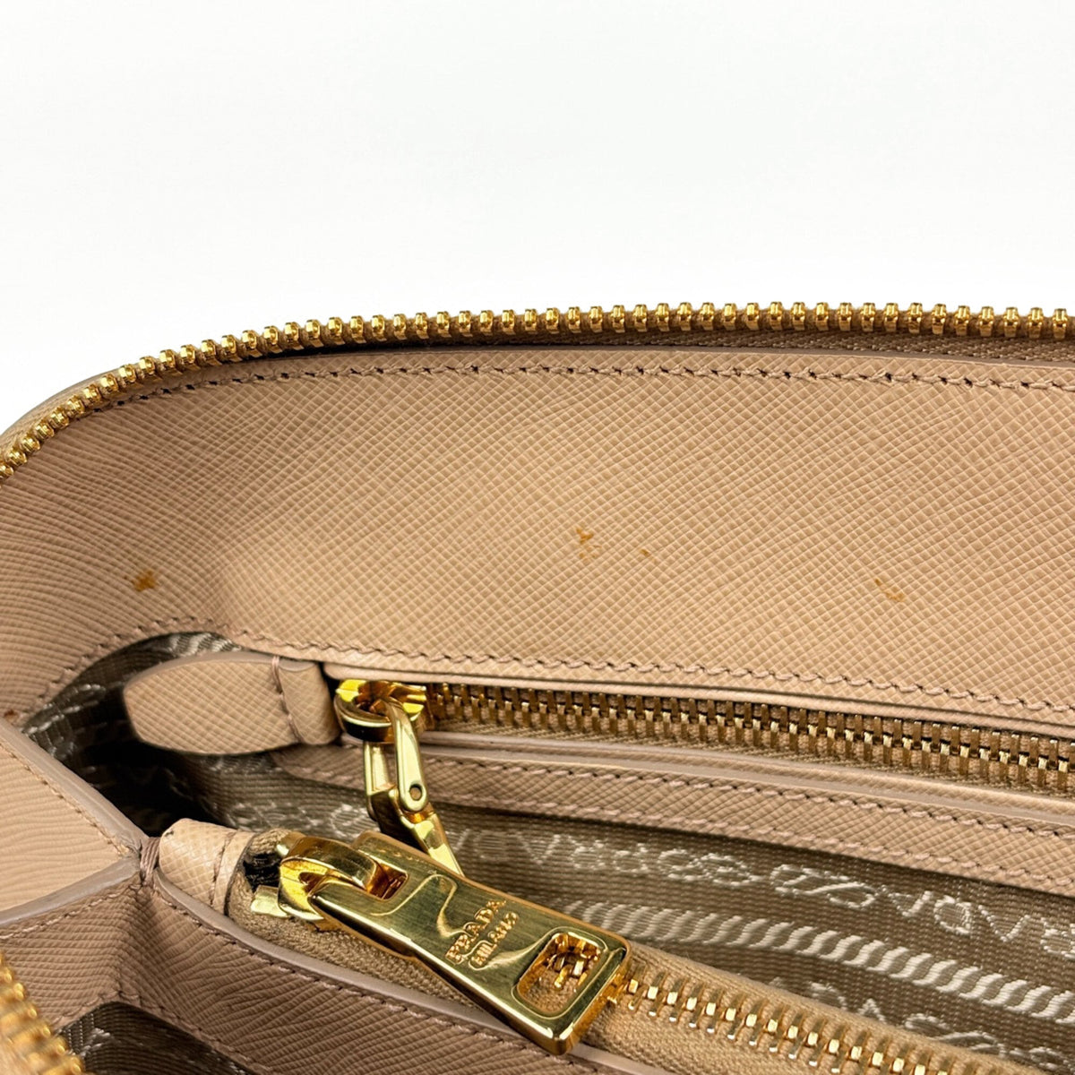Prada Beige Saffiano Handbag (Pre-Owned)