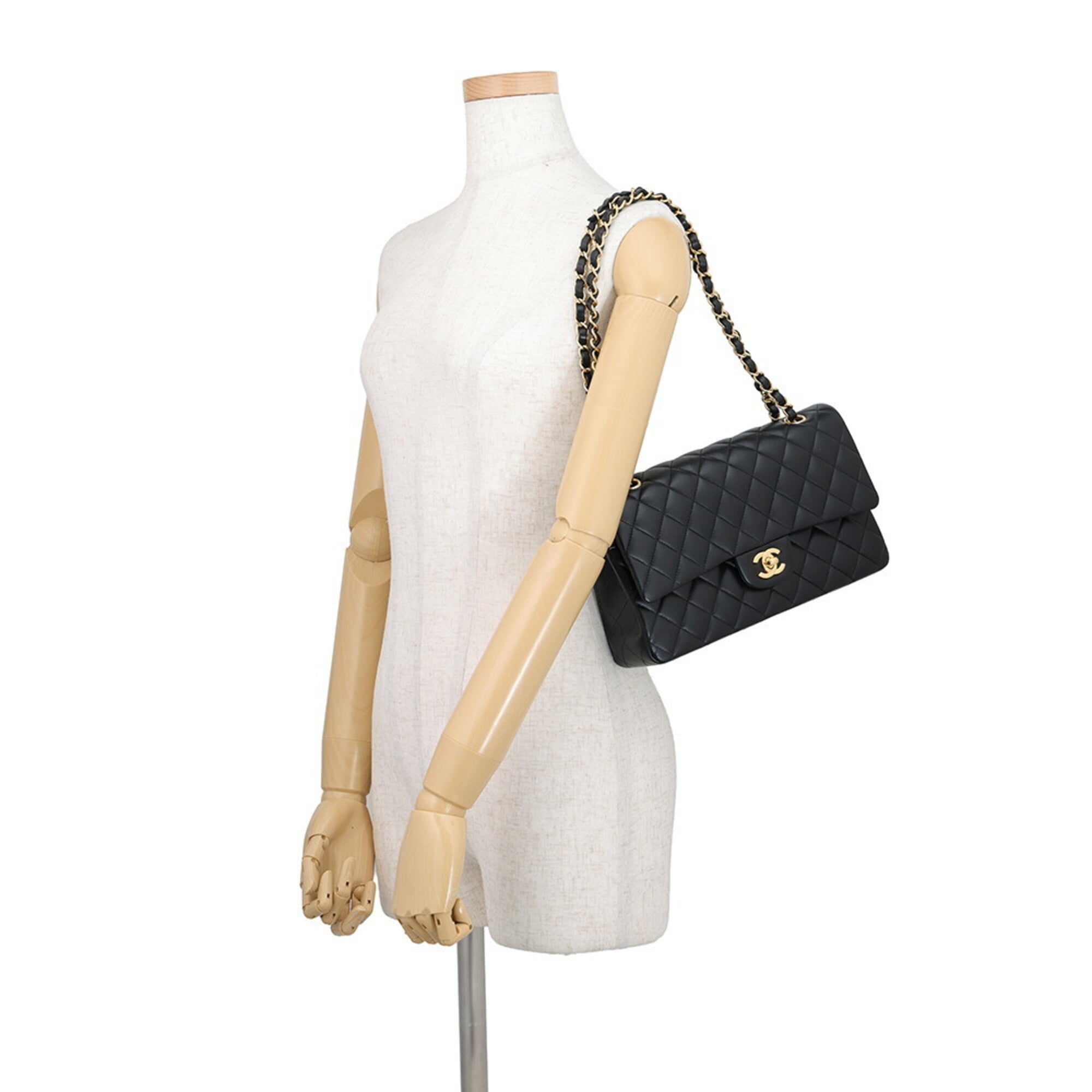 Chanel Matelasse Black Leather Handbag Shoulder Bag (Pre-Owned)