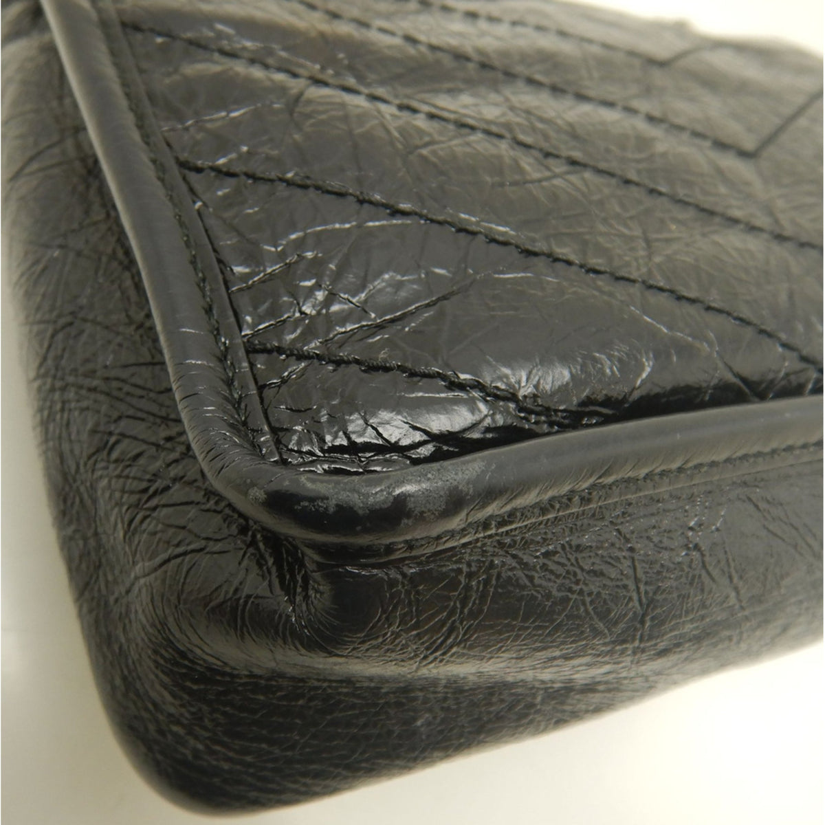 Yves Saint Laurent Black Leather Shoulder Bag (Pre-Owned)