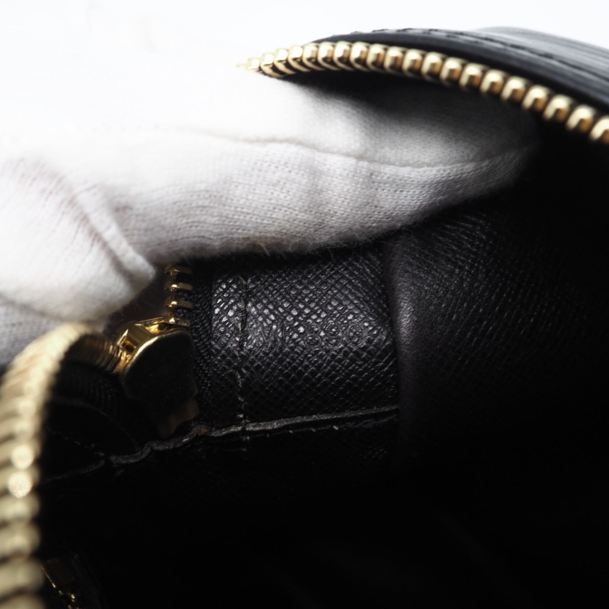 Louis Vuitton Black Noir Leather Shoulder Bag (Pre-Owned)