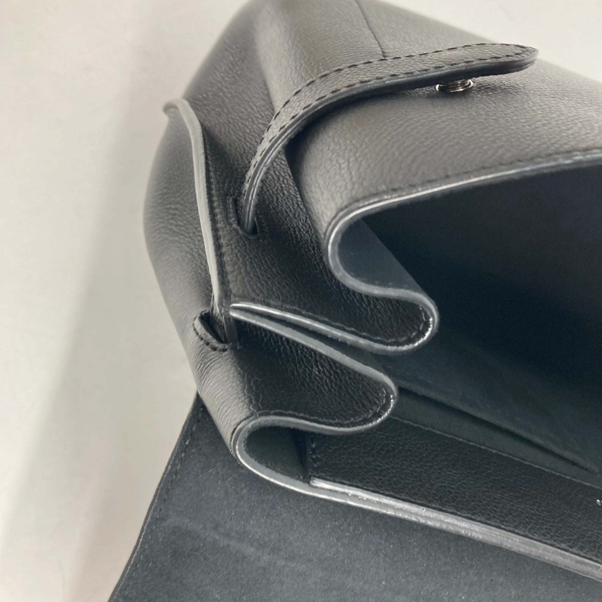 Louis Vuitton Black Noir Leather Handbag Tote Bag (Pre-Owned)