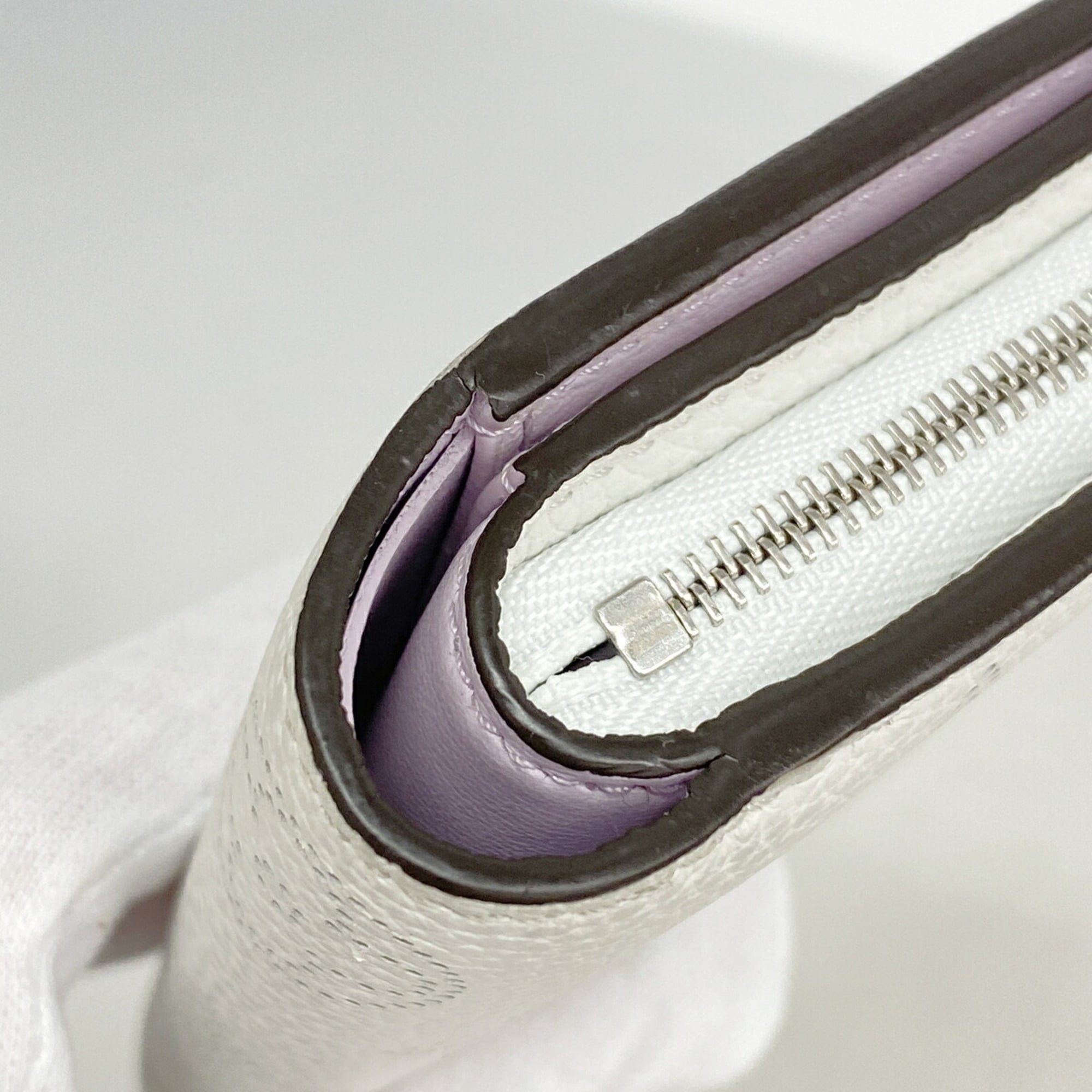 Louis Vuitton Blanc Wallet (Bi-Fold) (Pre-Owned)